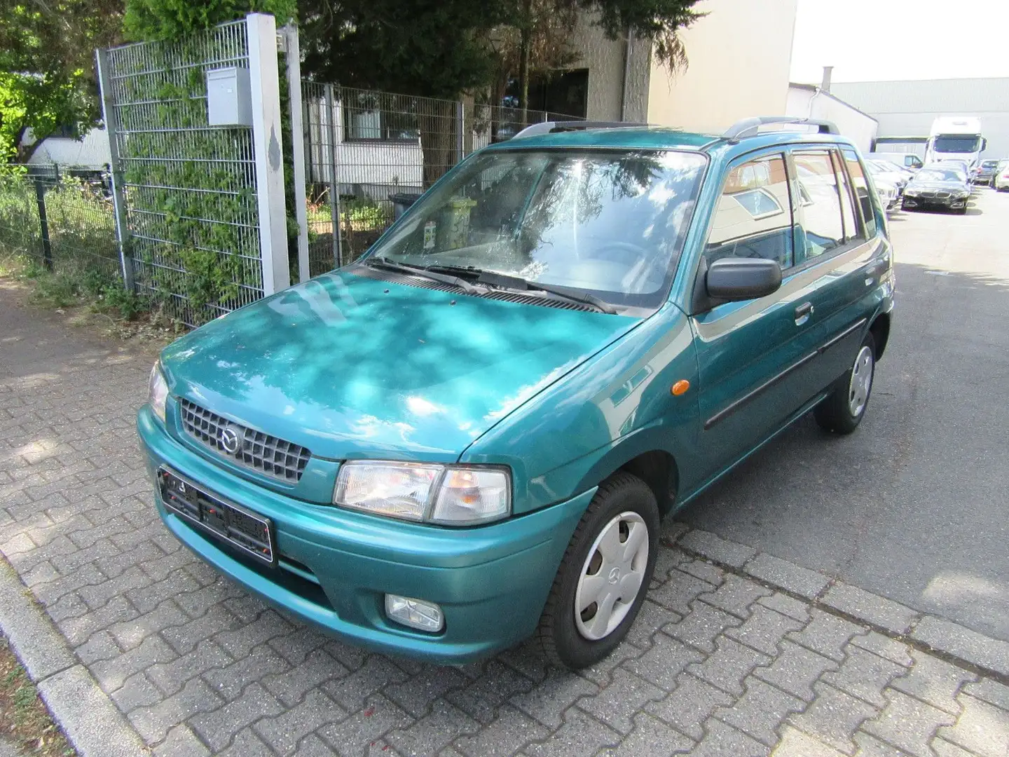 Mazda Demio Verde - 1
