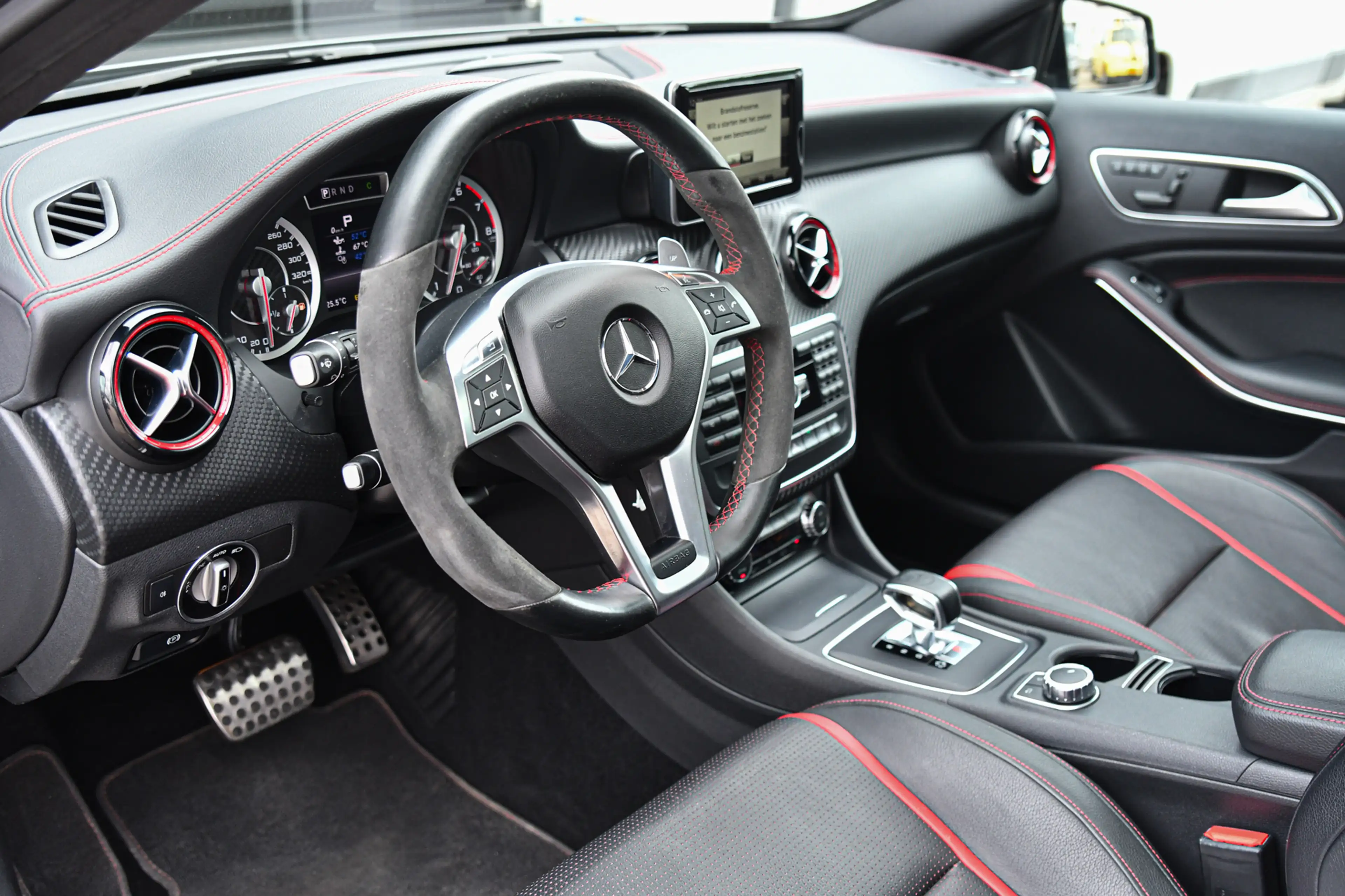 Mercedes-Benz A 45 AMG 4MATIC, Schaalstoelen, Pano, Memory, Camera, Harma — photo 8