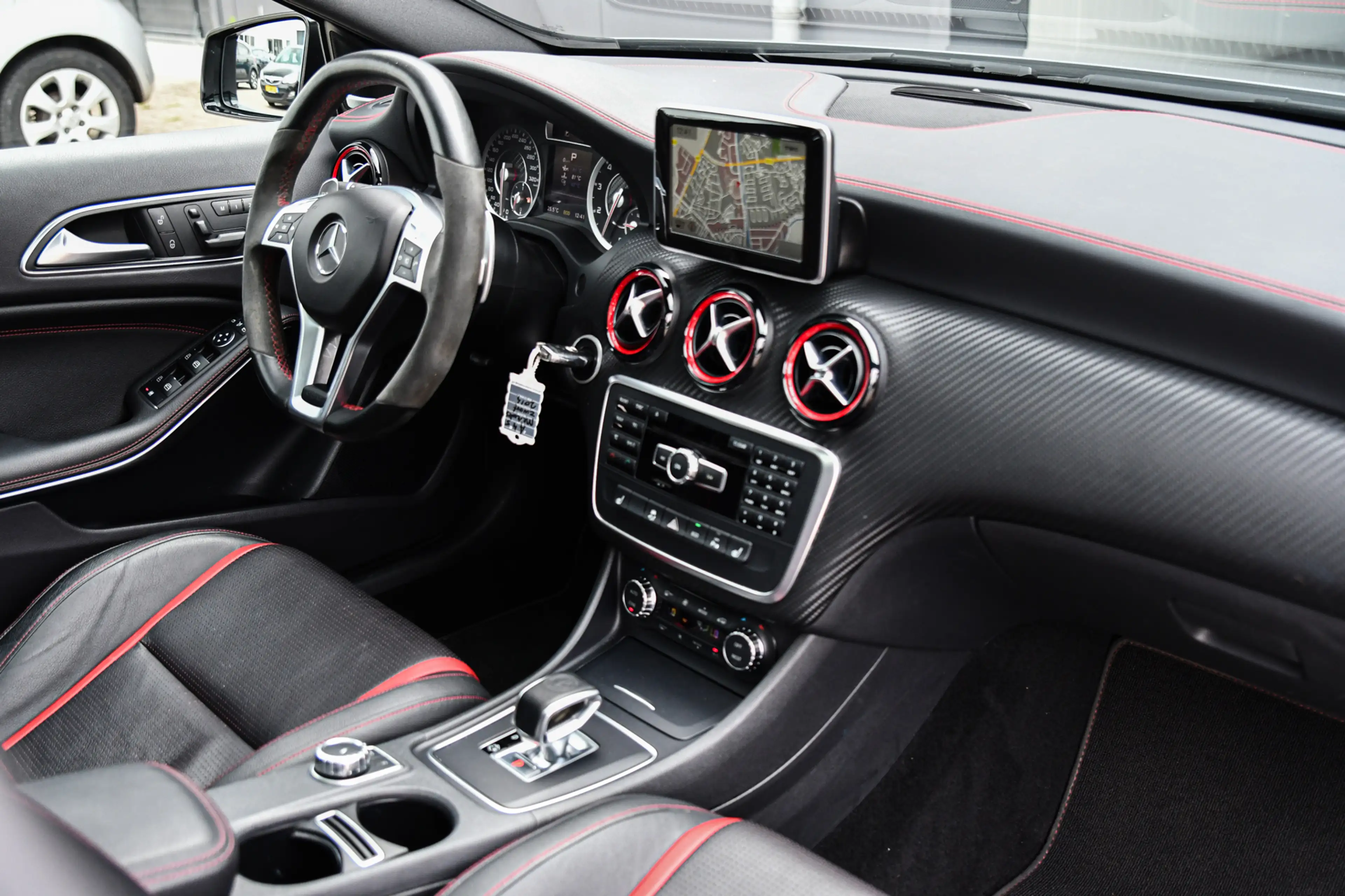 Mercedes-Benz A 45 AMG 4MATIC, Schaalstoelen, Pano, Memory, Camera, Harma — photo 19