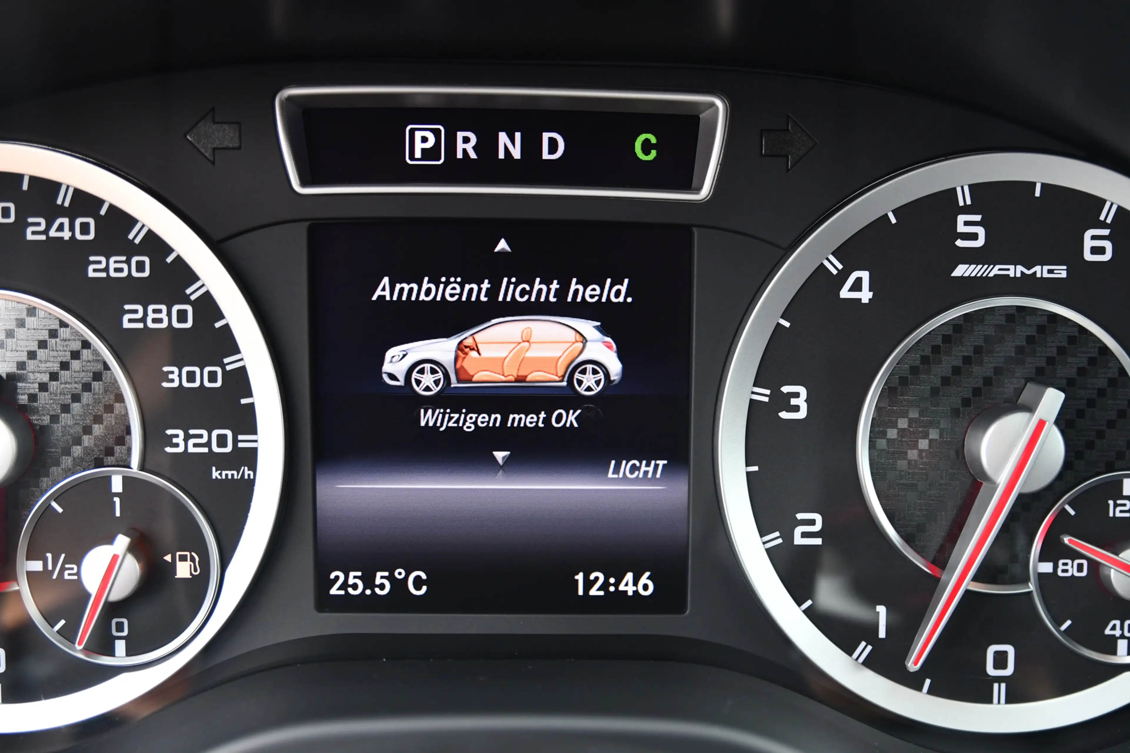 Mercedes-Benz A 45 AMG 4MATIC, Schaalstoelen, Pano, Memory, Camera, Harma — photo 32