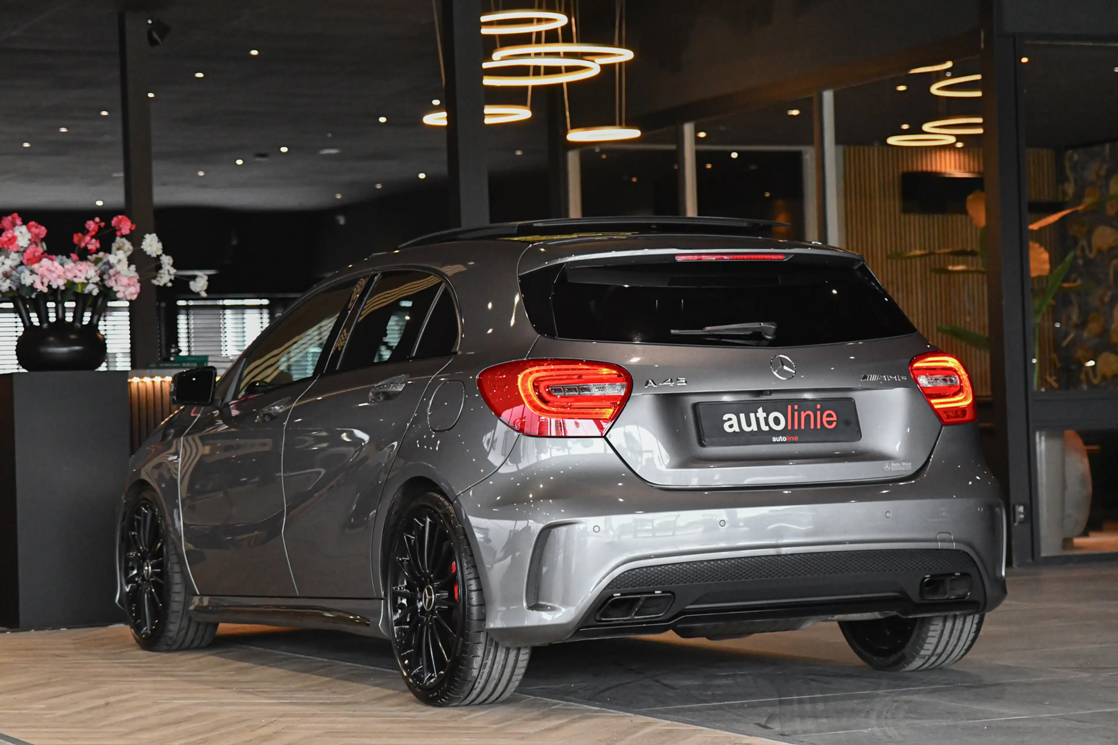 Mercedes-Benz A 45 AMG 4MATIC, Schaalstoelen, Pano, Memory, Camera, Harma — photo 2