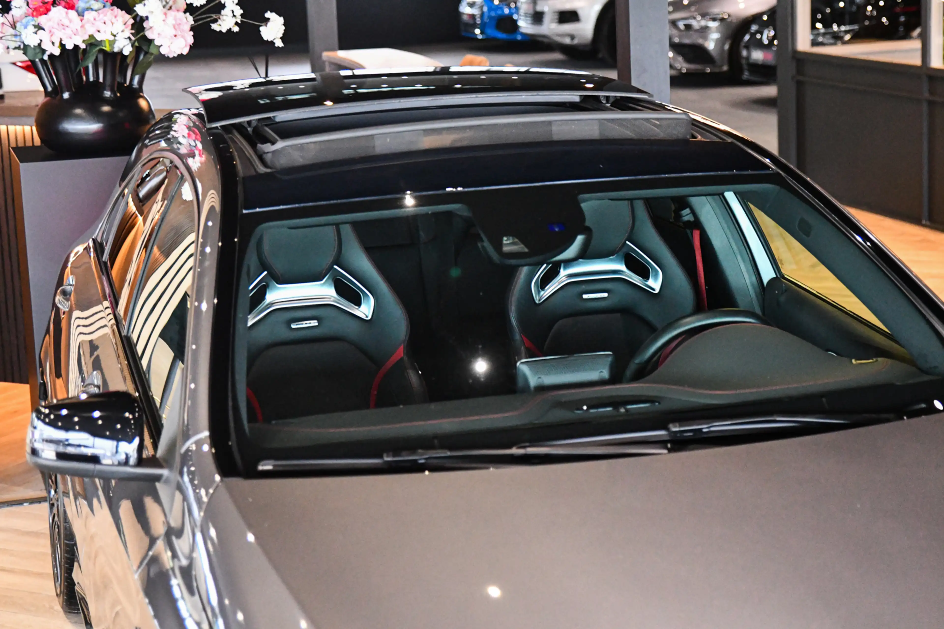 Mercedes-Benz A 45 AMG 4MATIC, Schaalstoelen, Pano, Memory, Camera, Harma — photo 3
