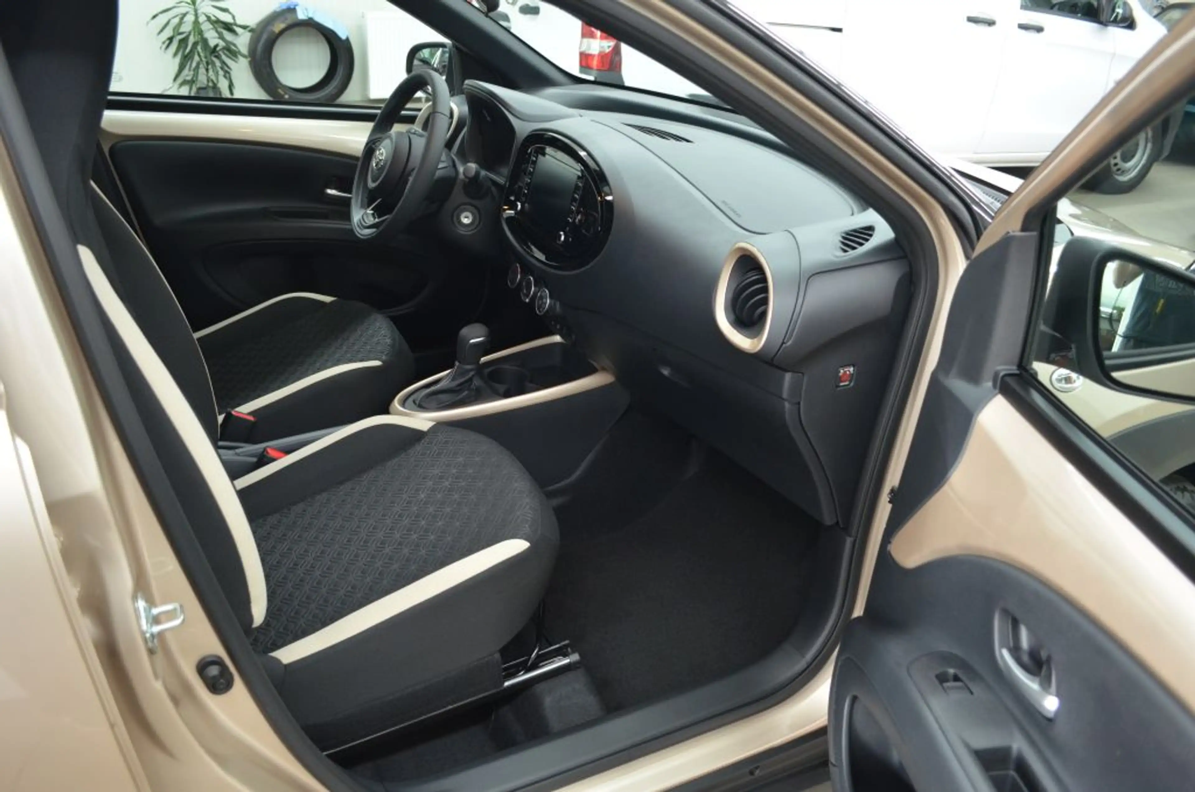 Toyota Aygo X X Pulse*Alufelge*SHZ*Autom. — photo 7