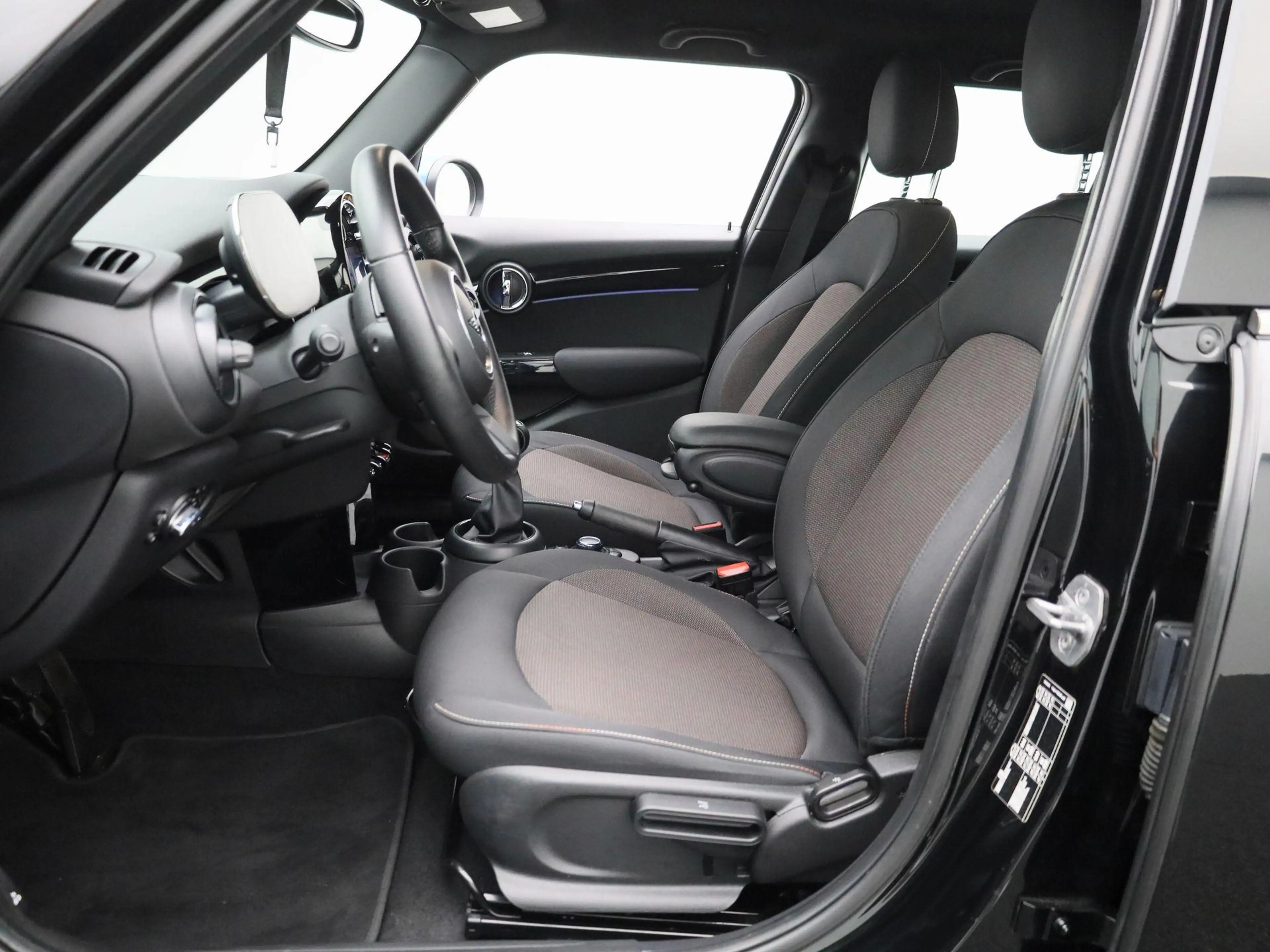 MINI One Mini 5 door LED | NAVI | ECC — photo 10