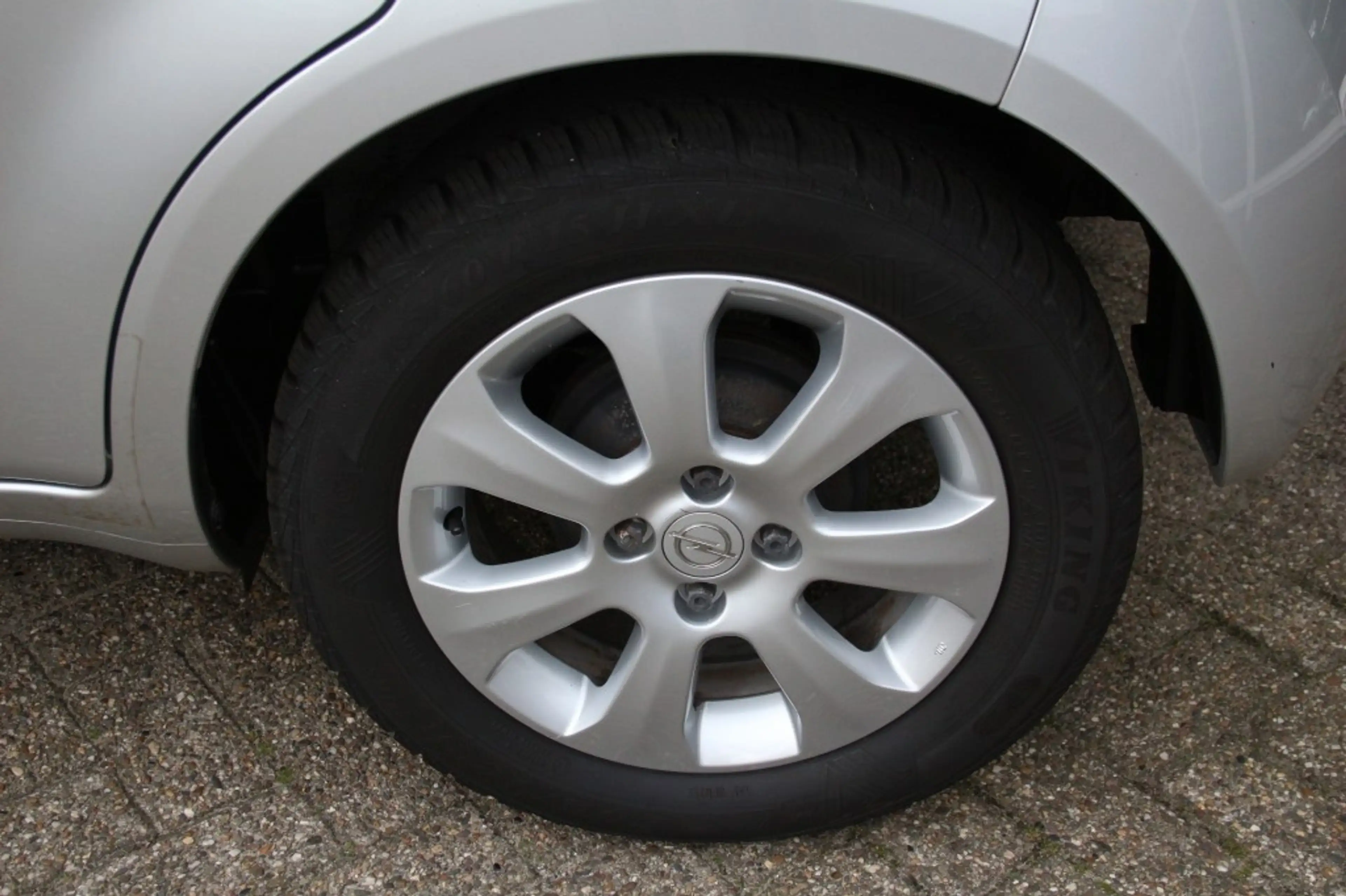 Opel Agila 1.2 Edition, Automaat, Lichtm velgen — photo 3