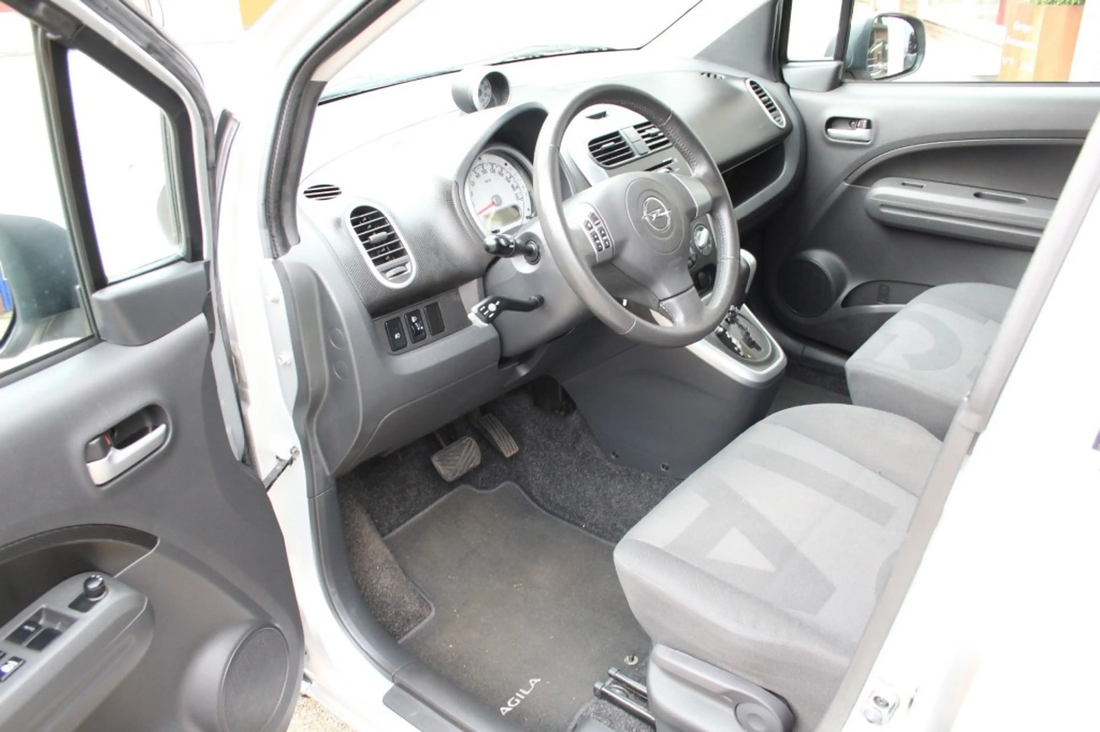 Opel Agila 1.2 Edition, Automaat, Lichtm velgen — photo 9