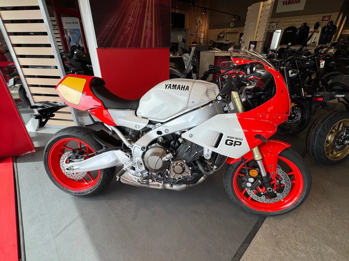 Yamaha XSR 900 GP Alb - 1