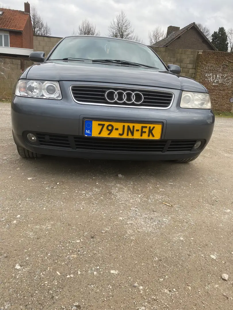 Audi A3 1.8 5V Attraction Grijs - 1