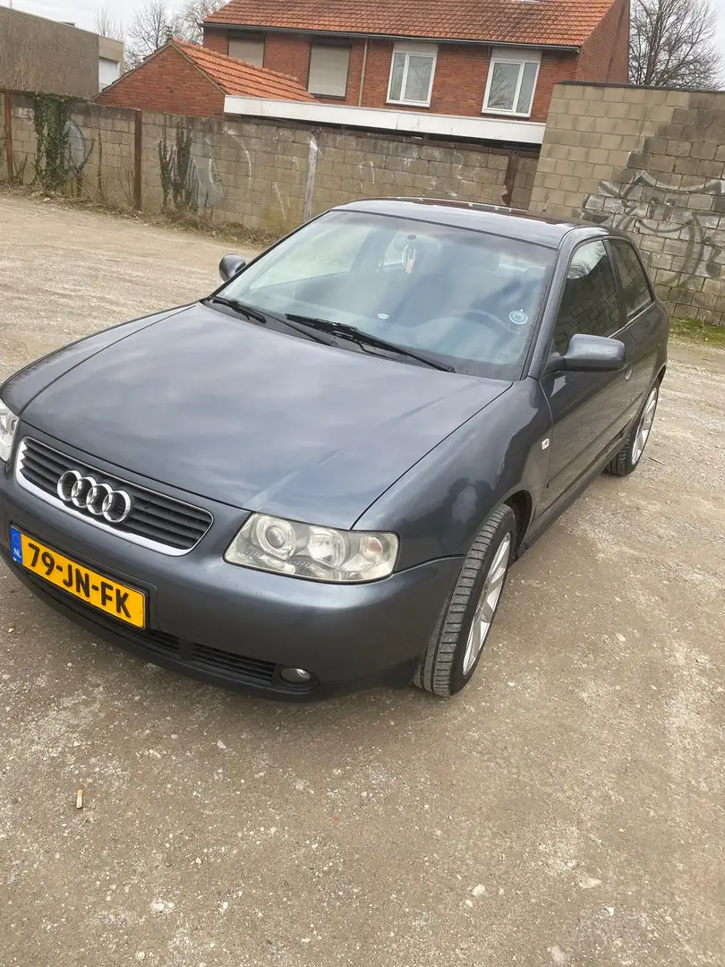 Audi A3 1.8 5V Attraction Grijs - 2