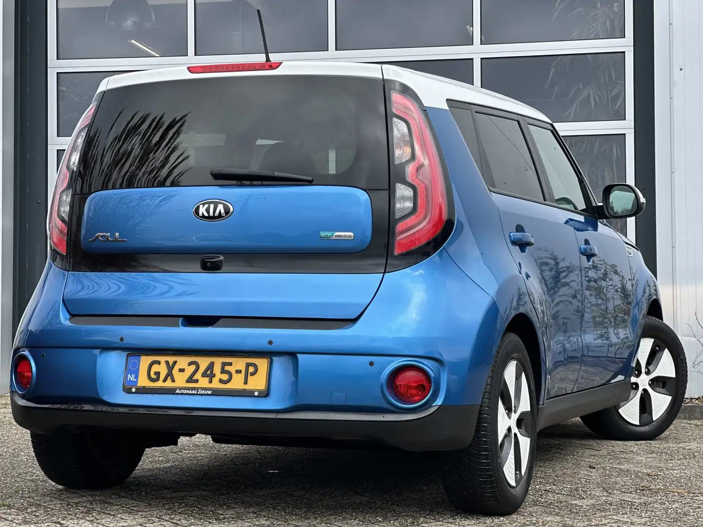 Kia Soul EV ExecutiveLine 27 kWh 111PK | Achteruitrijcamera Blau - 2