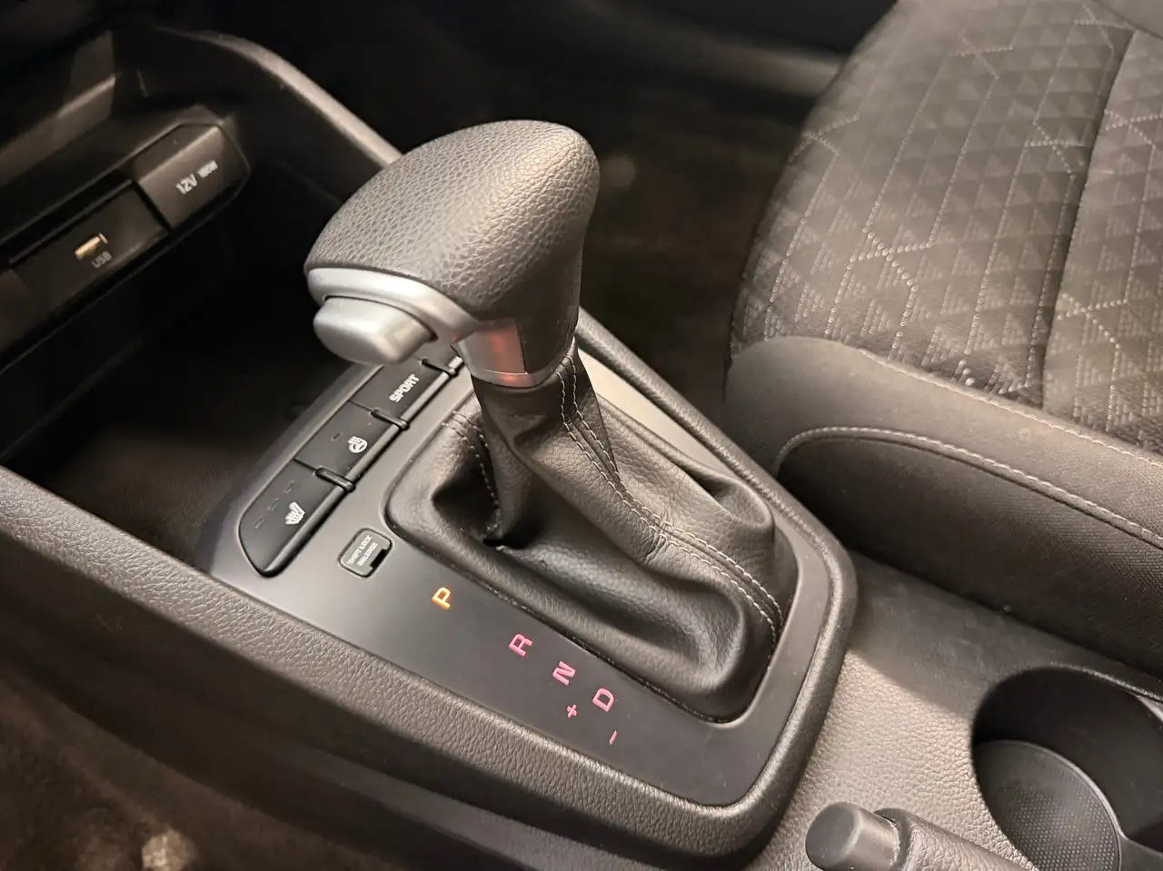 Kia Rio снимка Kia Rio