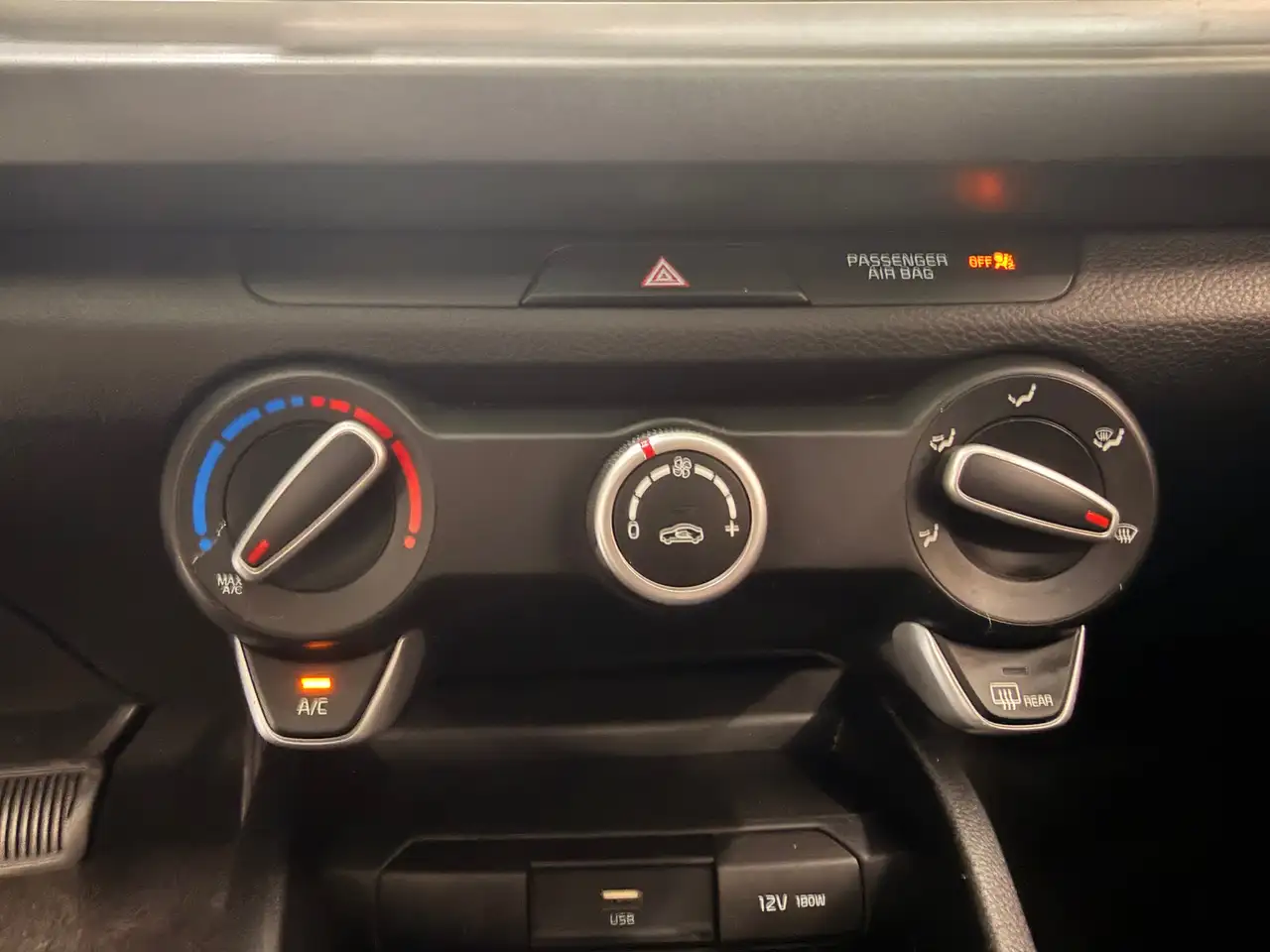 Kia Rio снимка Kia Rio