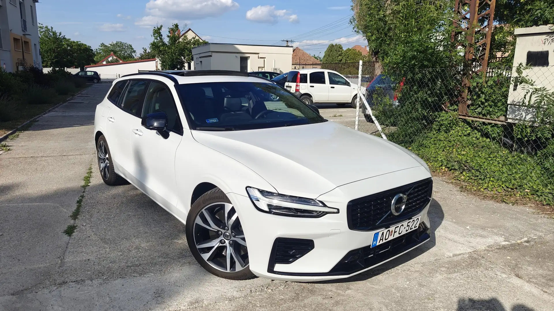 Volvo V60 T8 AWD Recharge Geartronic RDesign - 1