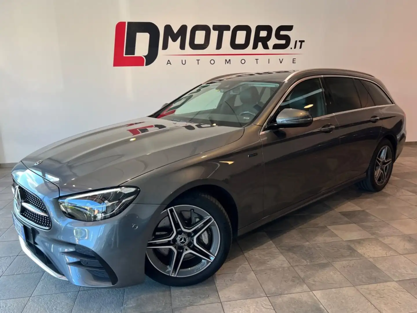 Mercedes-Benz E 300 de Auto EQ-Power Premium AMG Line Grigio - 1