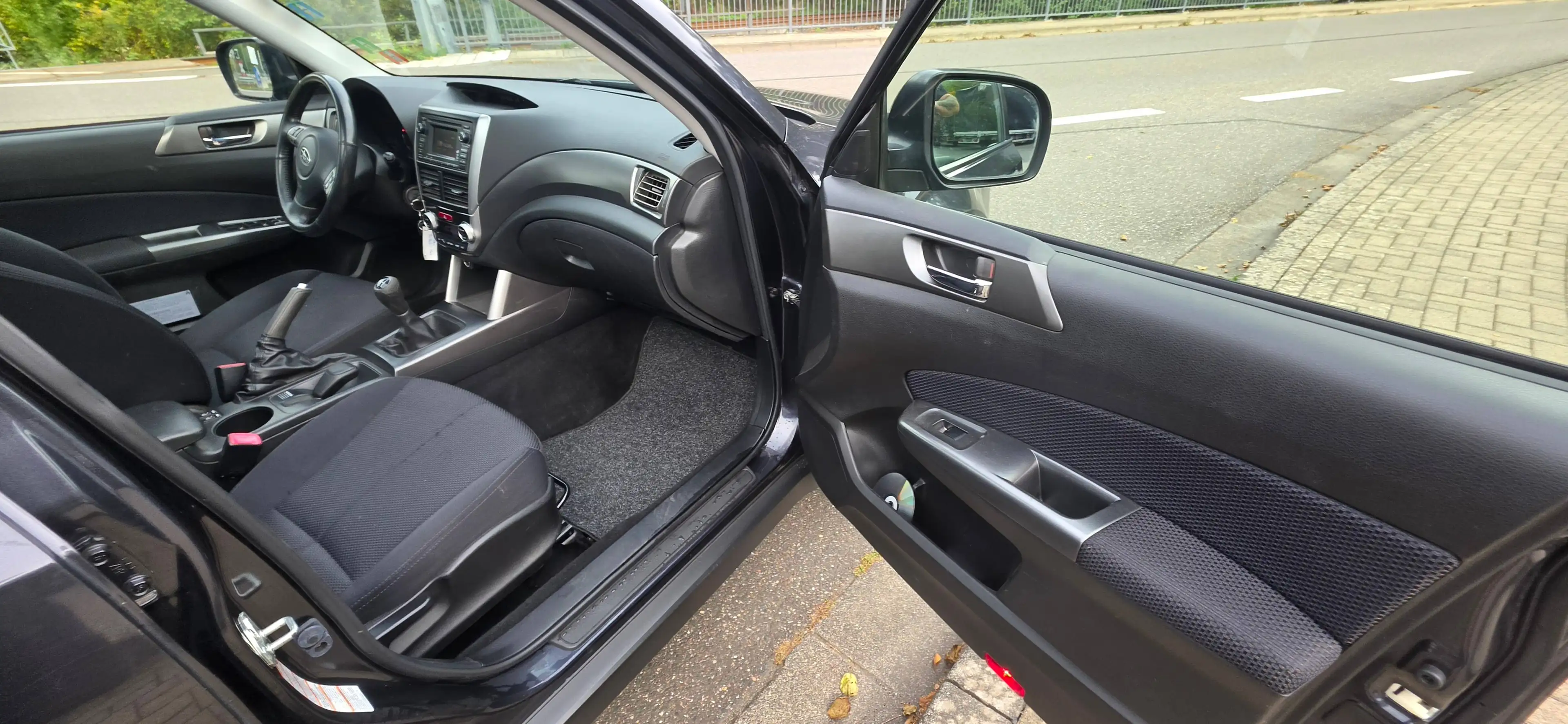 Subaru Forester Comfort 4x4!Xenon!Panorama!Kamera!Tüv neu! — photo 12