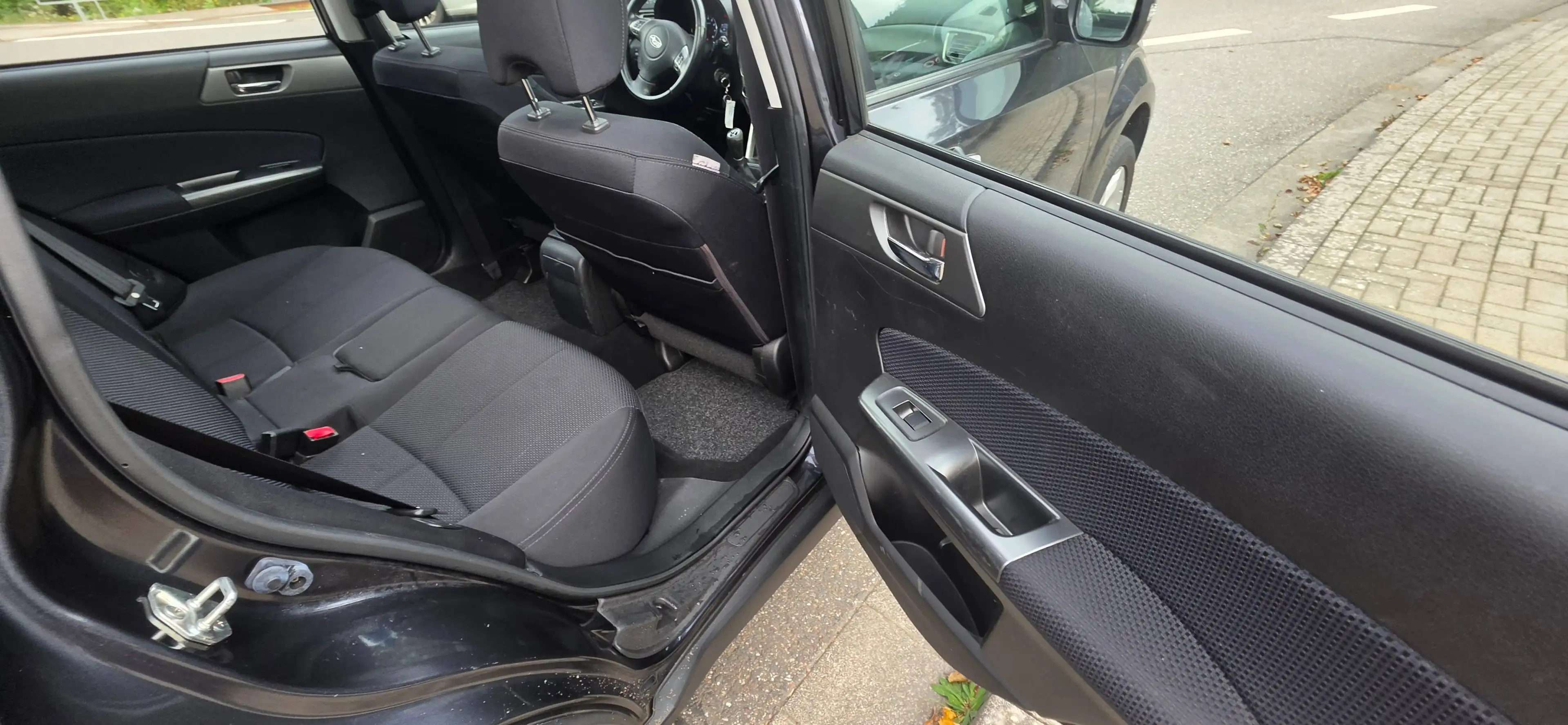 Subaru Forester Comfort 4x4!Xenon!Panorama!Kamera!Tüv neu! — photo 11