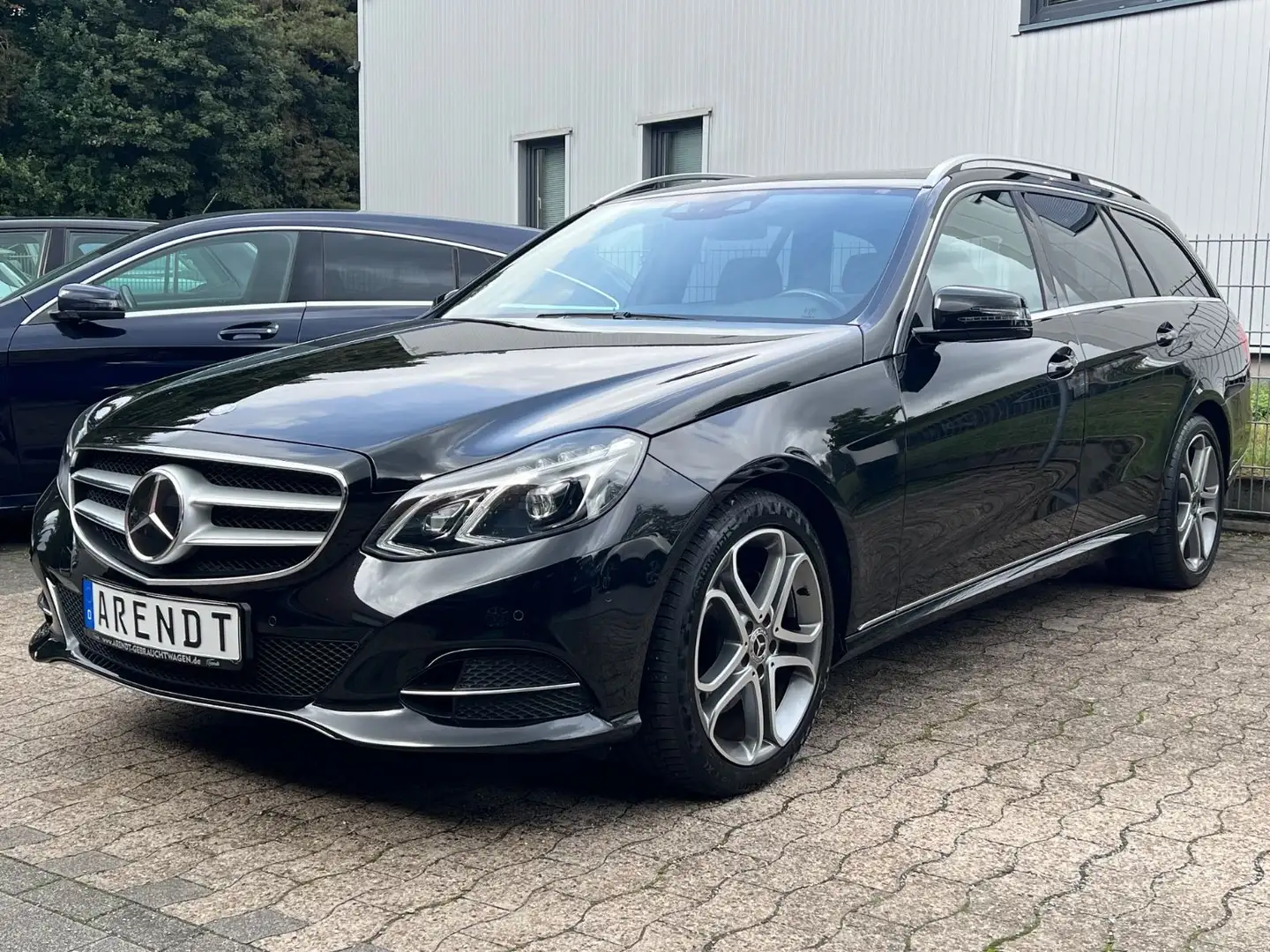 Mercedes-Benz E 250 Klasse T*Avantgarde/LEDER/AHK/H&K/SHZ/RFK* Schwarz - 1