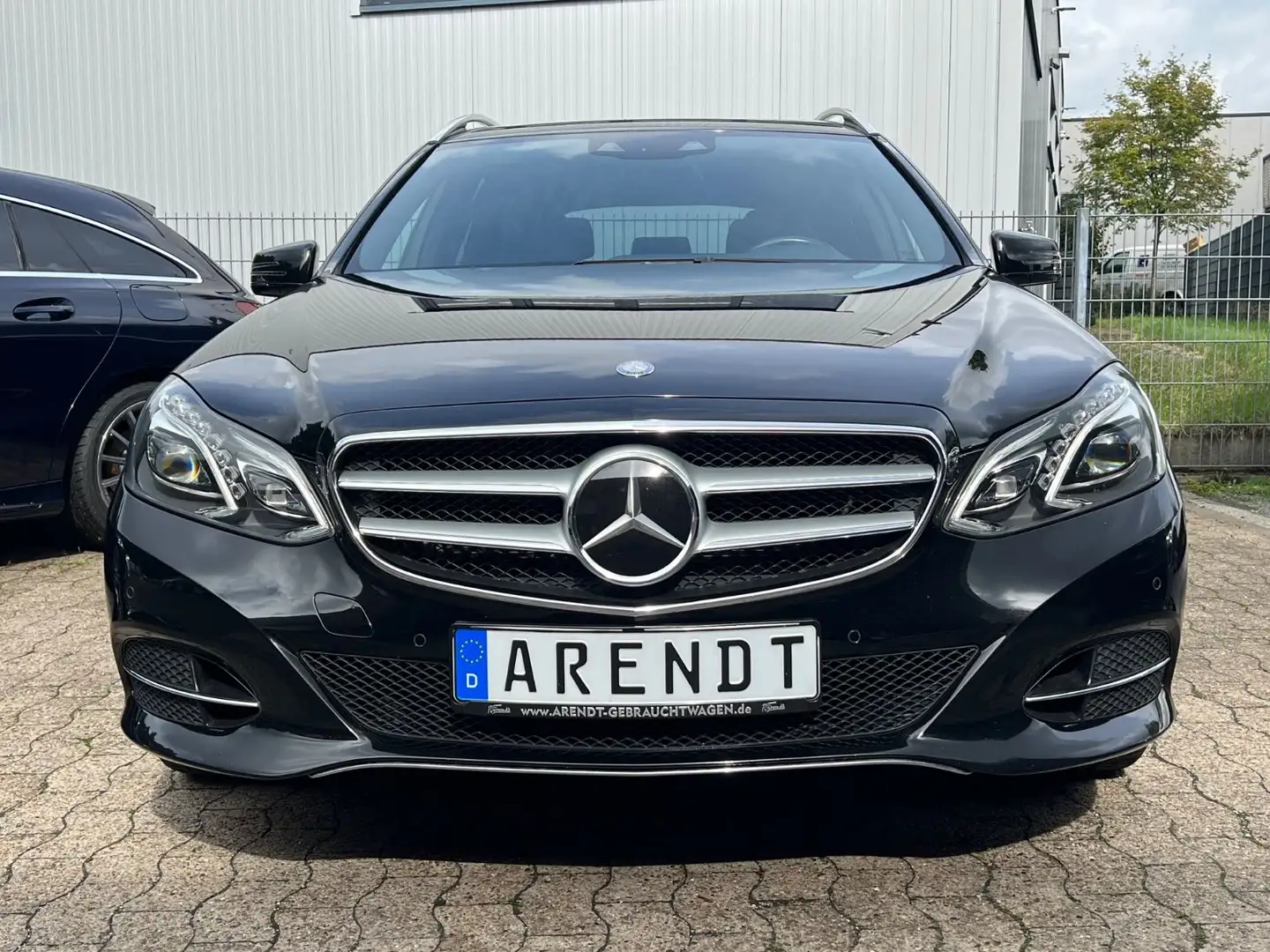 Mercedes-Benz E 250 Klasse T*Avantgarde/LEDER/AHK/H&K/SHZ/RFK* Schwarz - 2