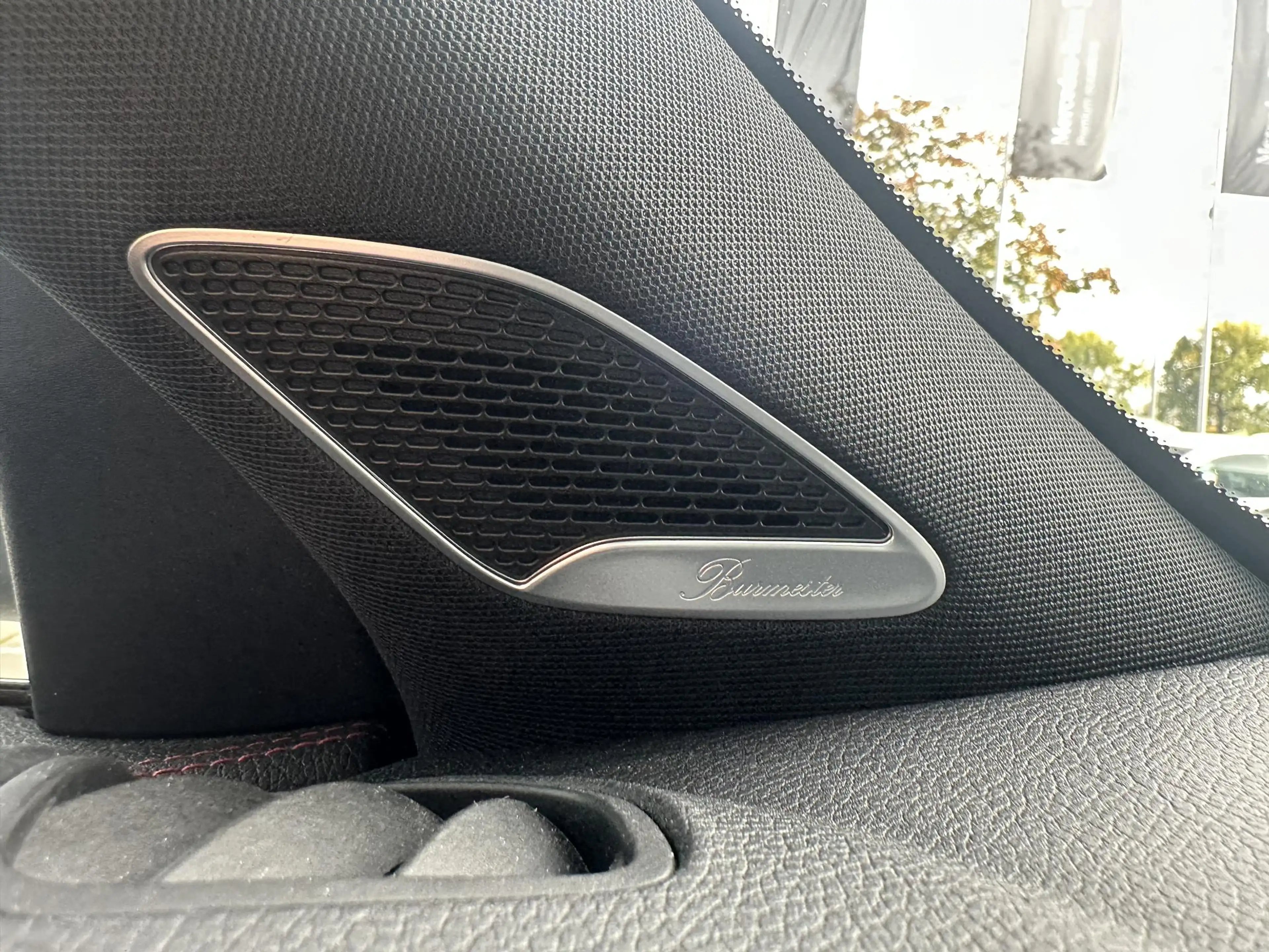 Mercedes-Benz EQB 250 250+ AMG Line — photo 10
