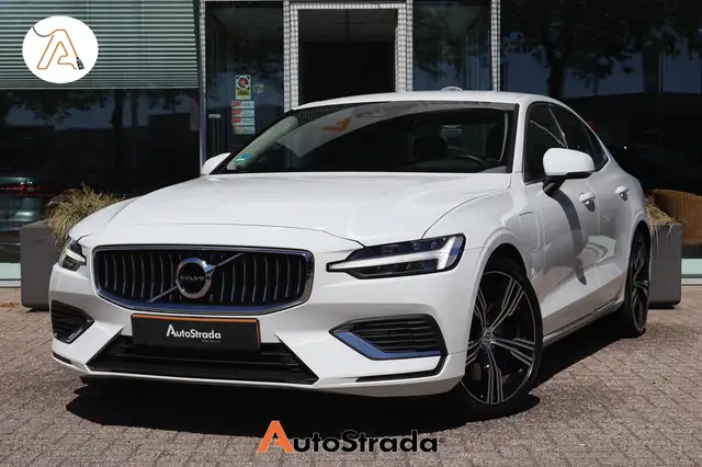 Volvo S60 T6 Inscription Recharge 350pk | Trekhaak | Camera