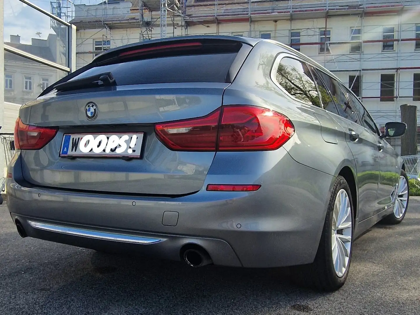BMW 525 525d Touring Aut. Grey - 2