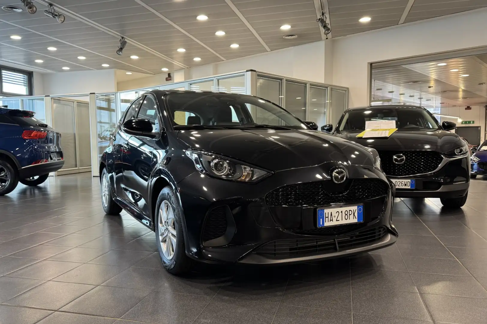 Mazda 2 Mazda2 Hybrid 1.5 VVT e-CVT Full Hybrid Electric Nero - 2