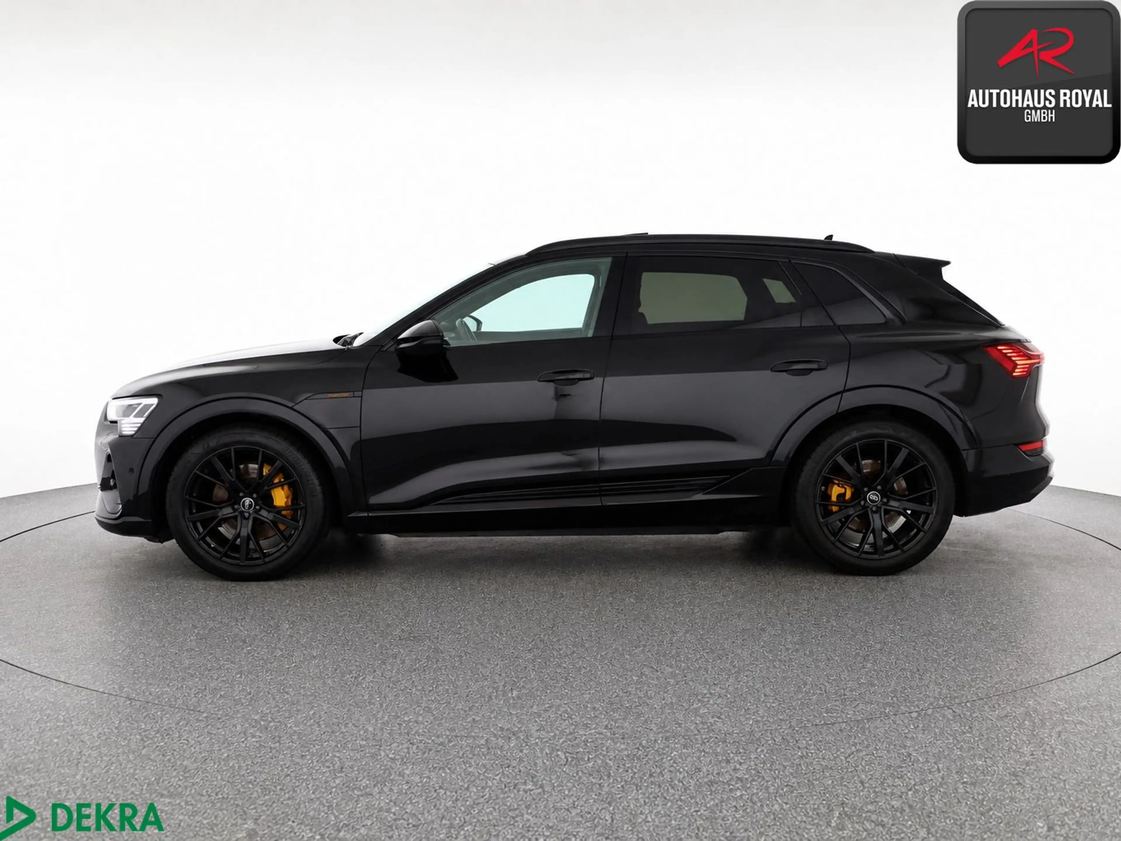 Audi e-tron 55 qu S LINE MATRIX,NACHTSICHT,HUD,BANG+O — photo 2