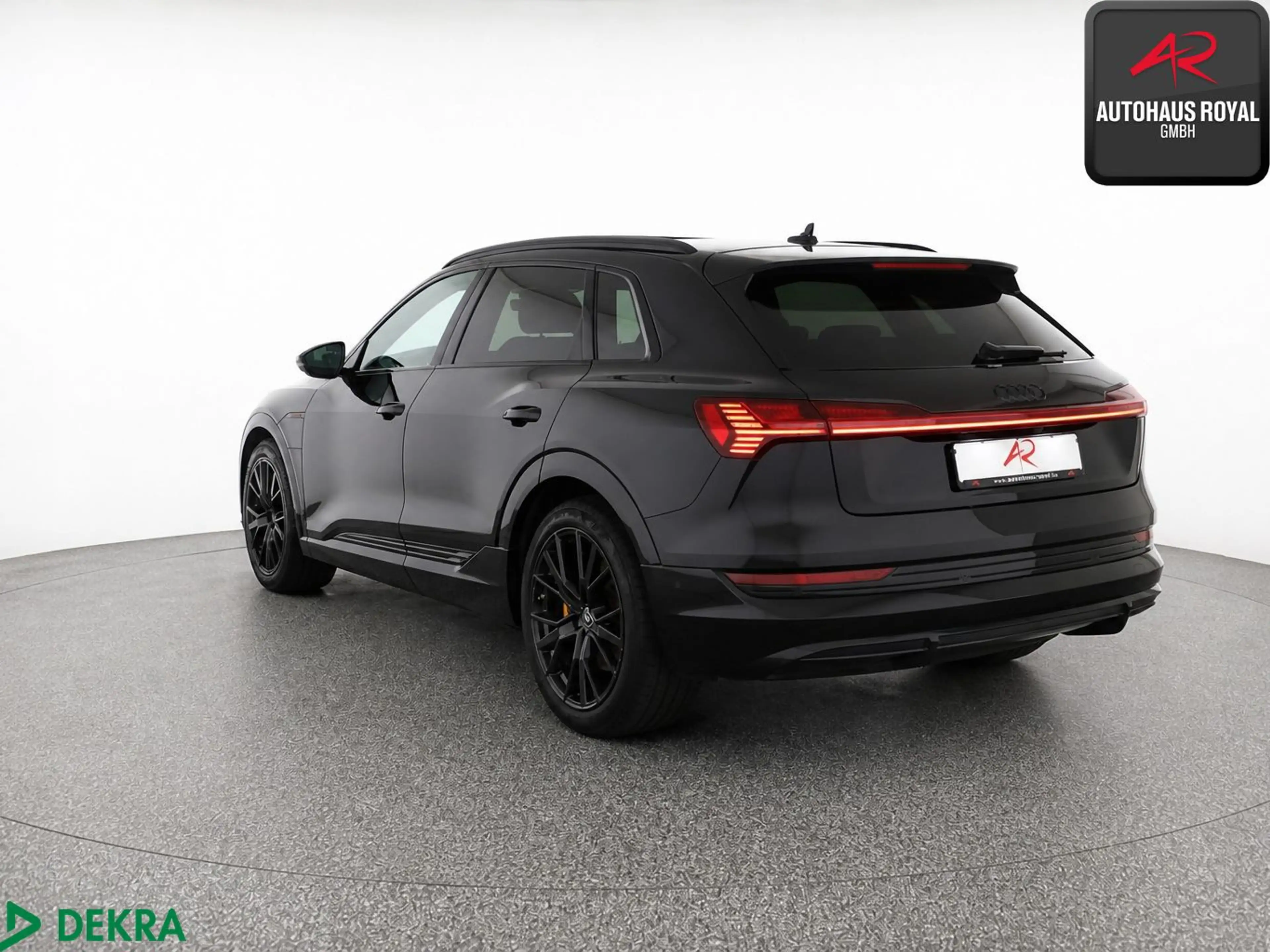 Audi e-tron 55 qu S LINE MATRIX,NACHTSICHT,HUD,BANG+O — photo 3
