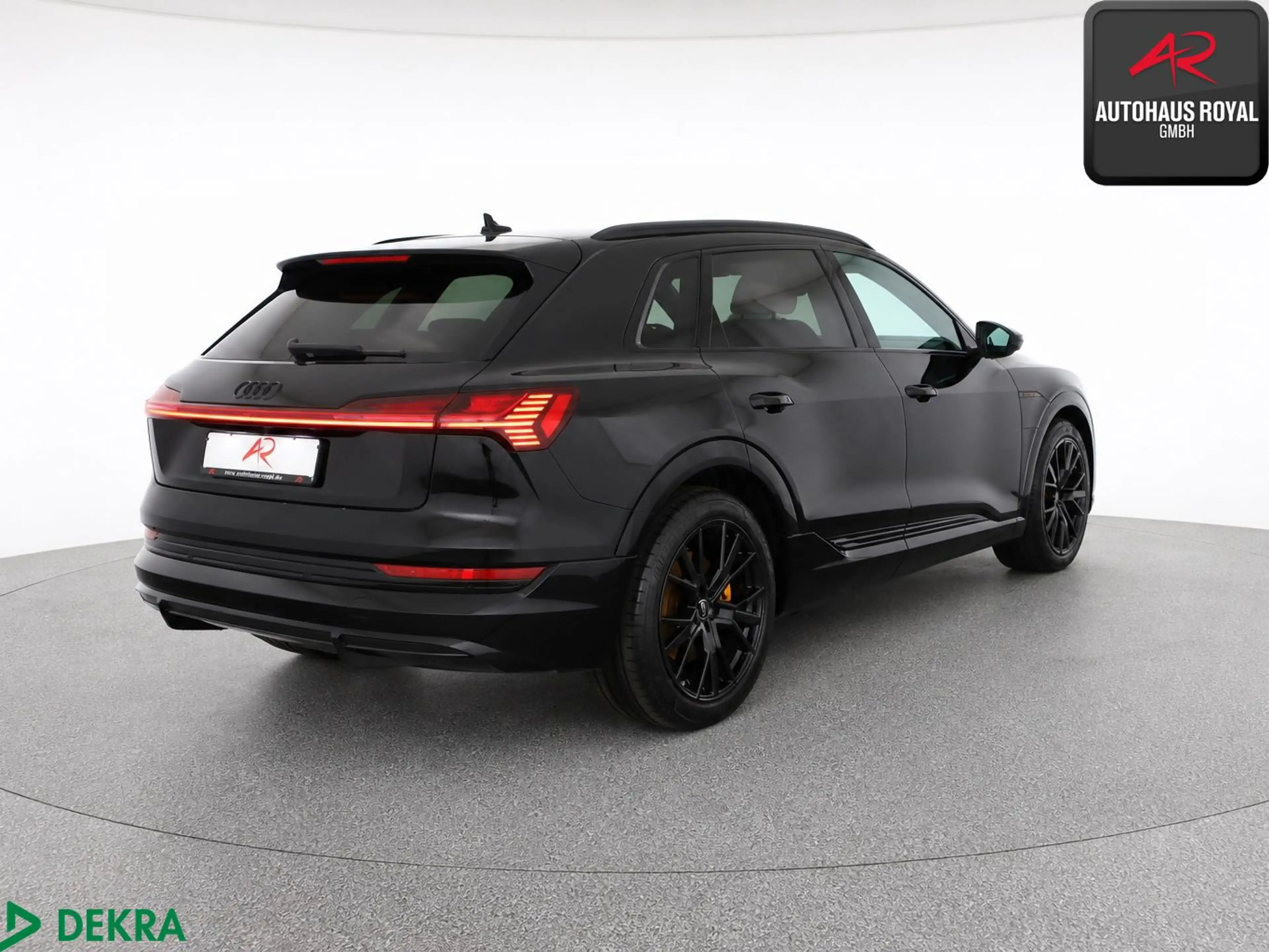 Audi e-tron 55 qu S LINE MATRIX,NACHTSICHT,HUD,BANG+O — photo 5