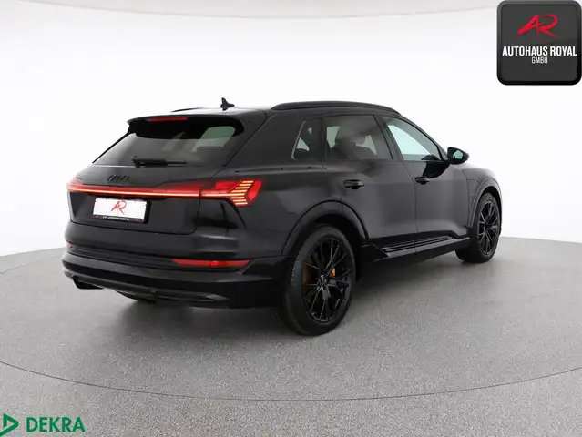 Audi E-Tron view 5