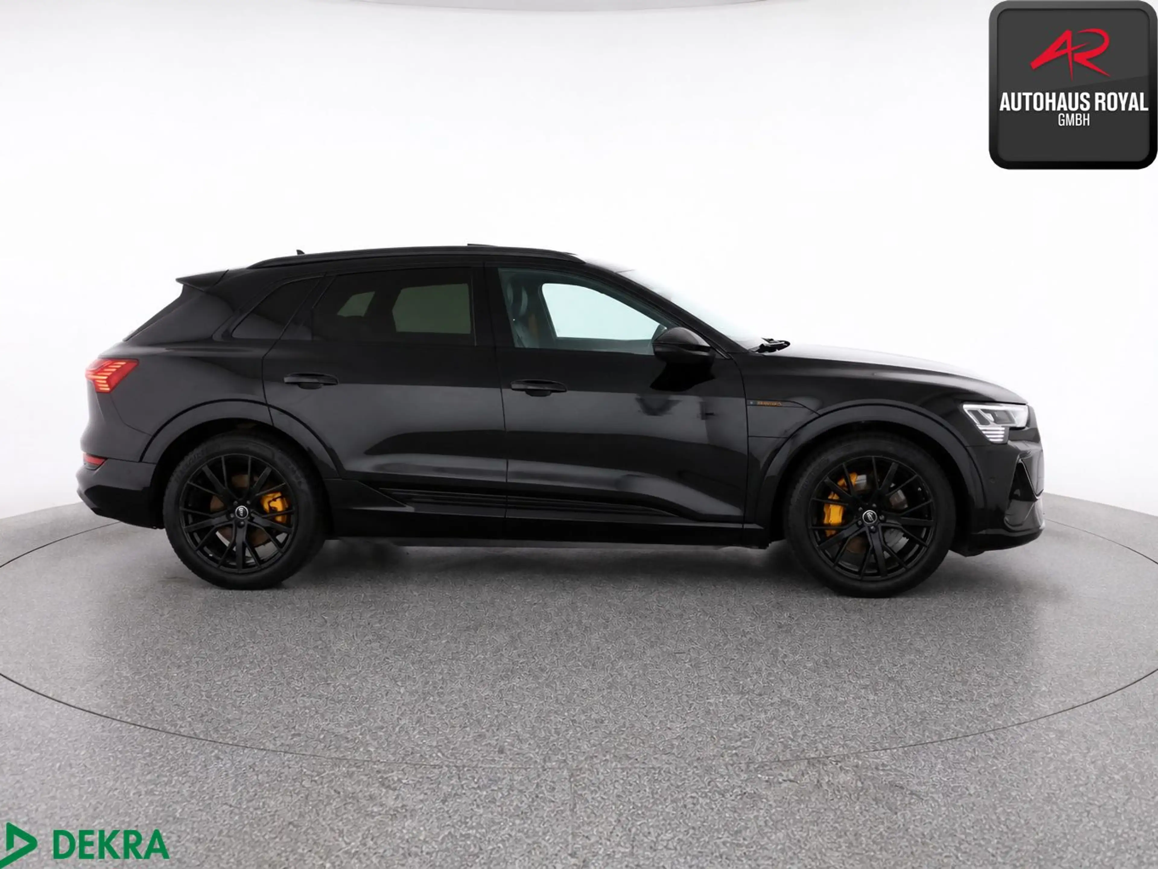 Audi e-tron 55 qu S LINE MATRIX,NACHTSICHT,HUD,BANG+O — photo 6