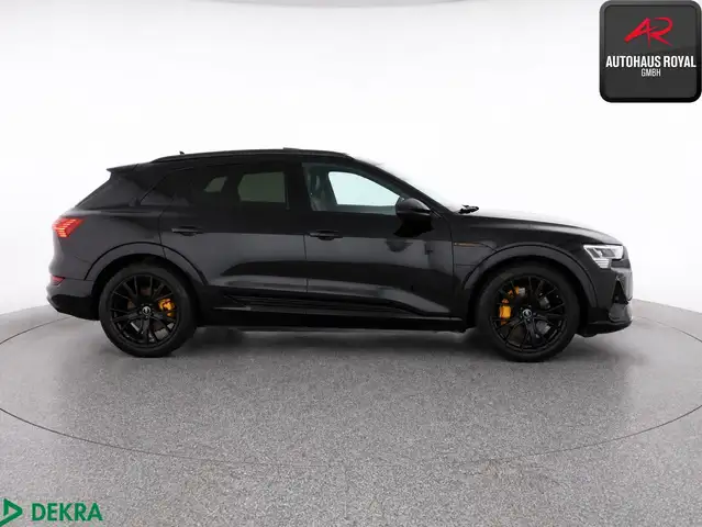 Audi E-Tron view 6