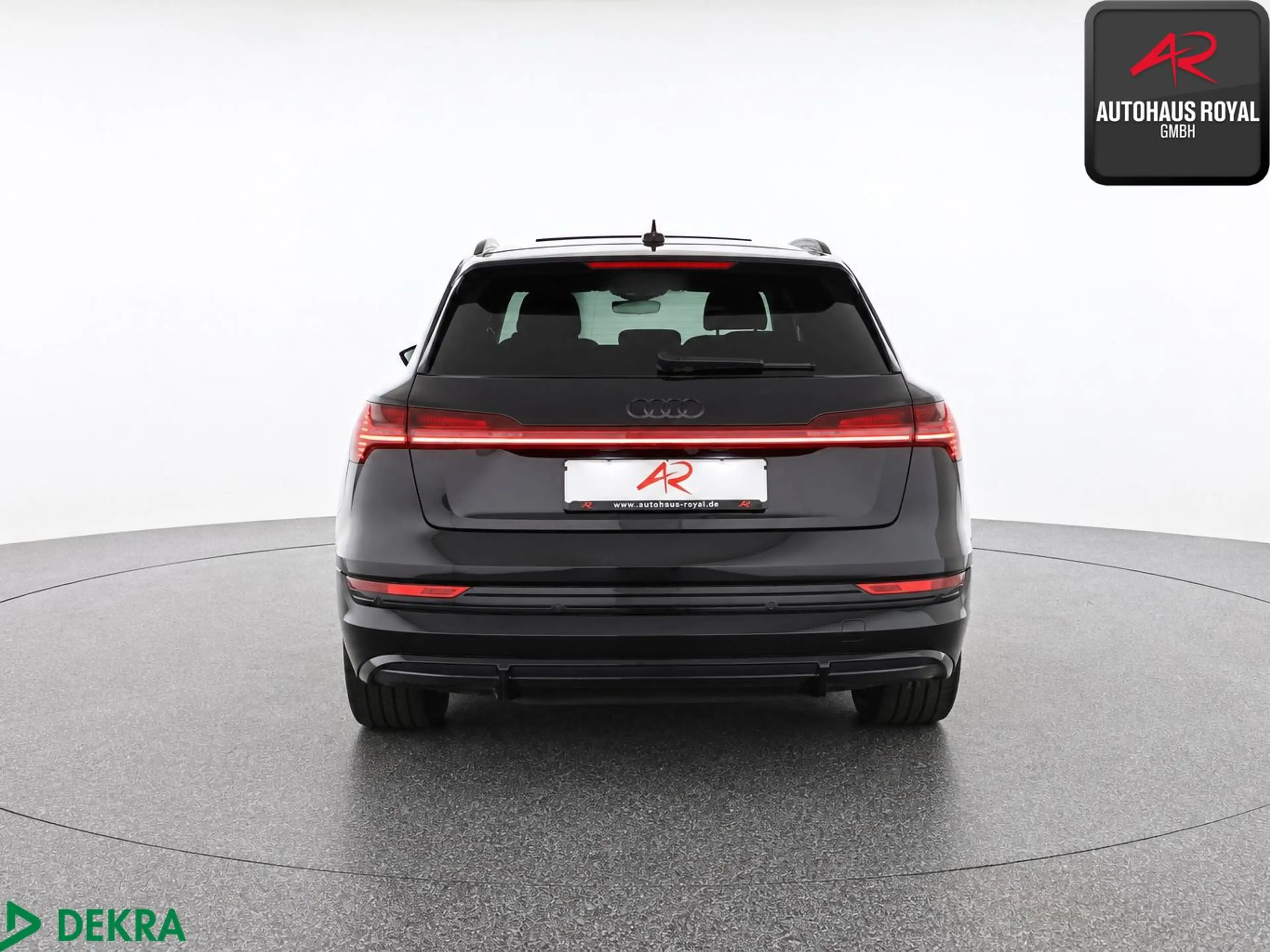 Audi e-tron 55 qu S LINE MATRIX,NACHTSICHT,HUD,BANG+O — photo 4
