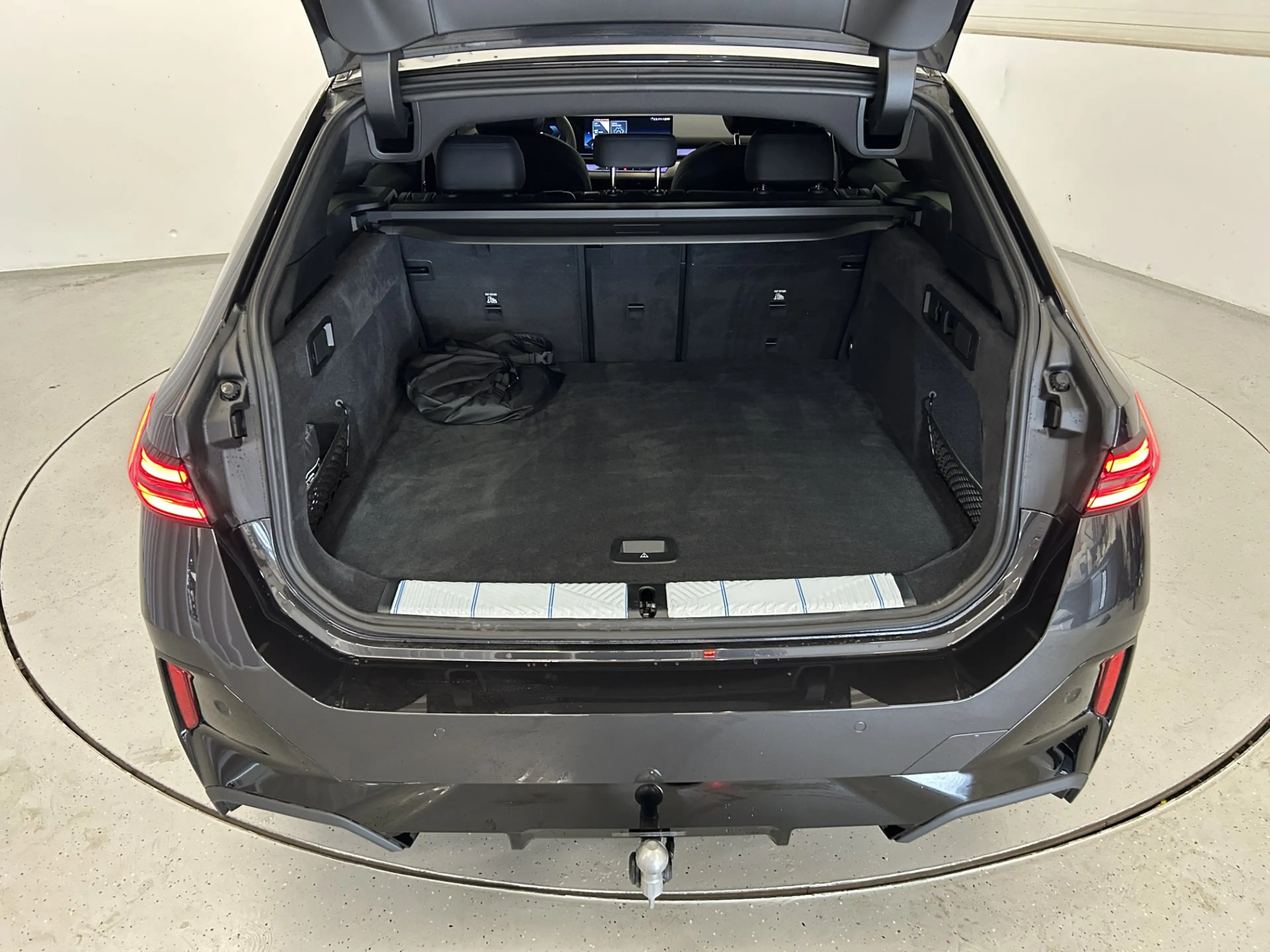 BMW i5 eDrive40 *M-Sportpaket PRO / 3,99% Fixzins* — photo 15