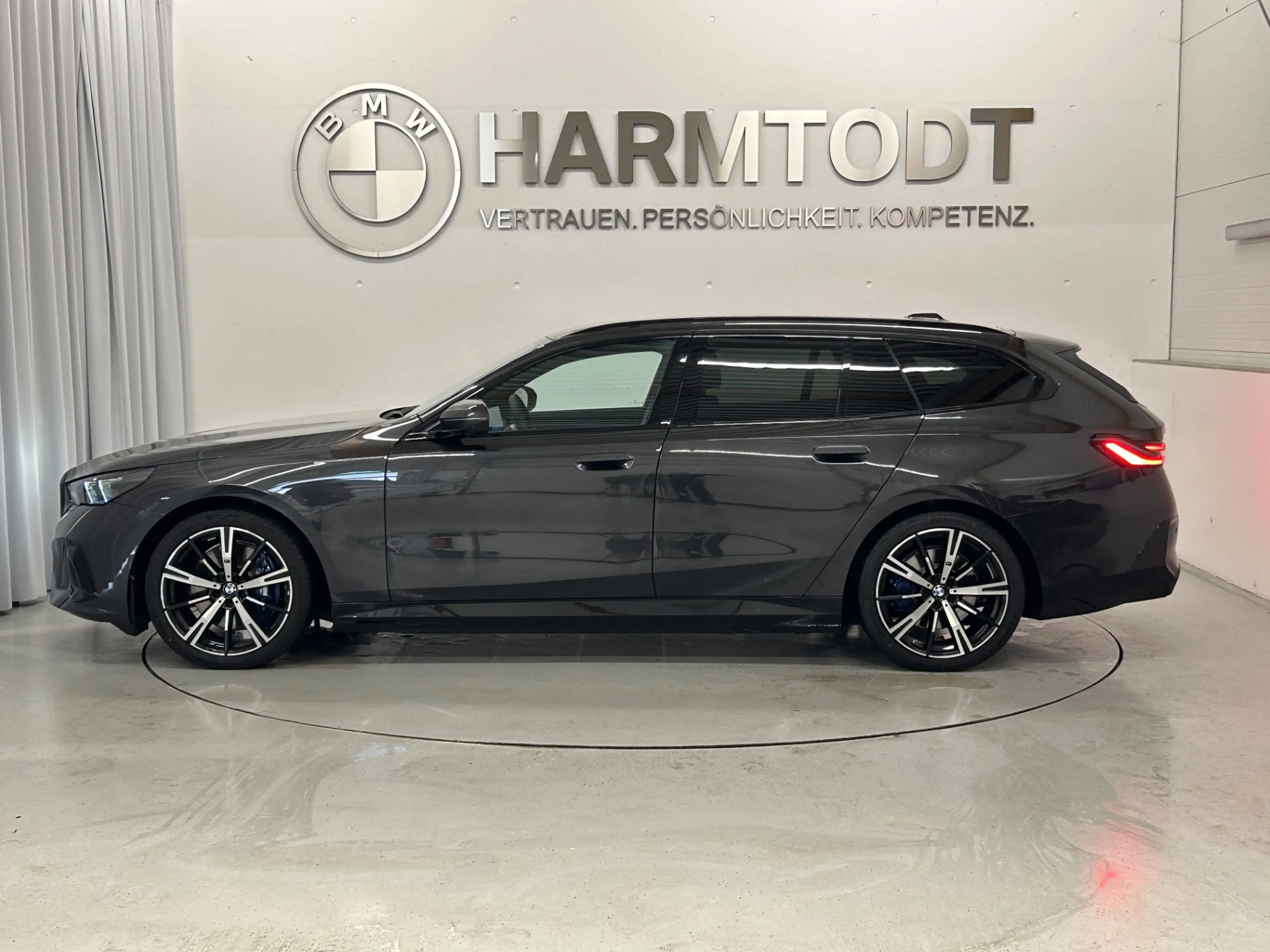 BMW i5 eDrive40 *M-Sportpaket PRO / 3,99% Fixzins* — photo 3