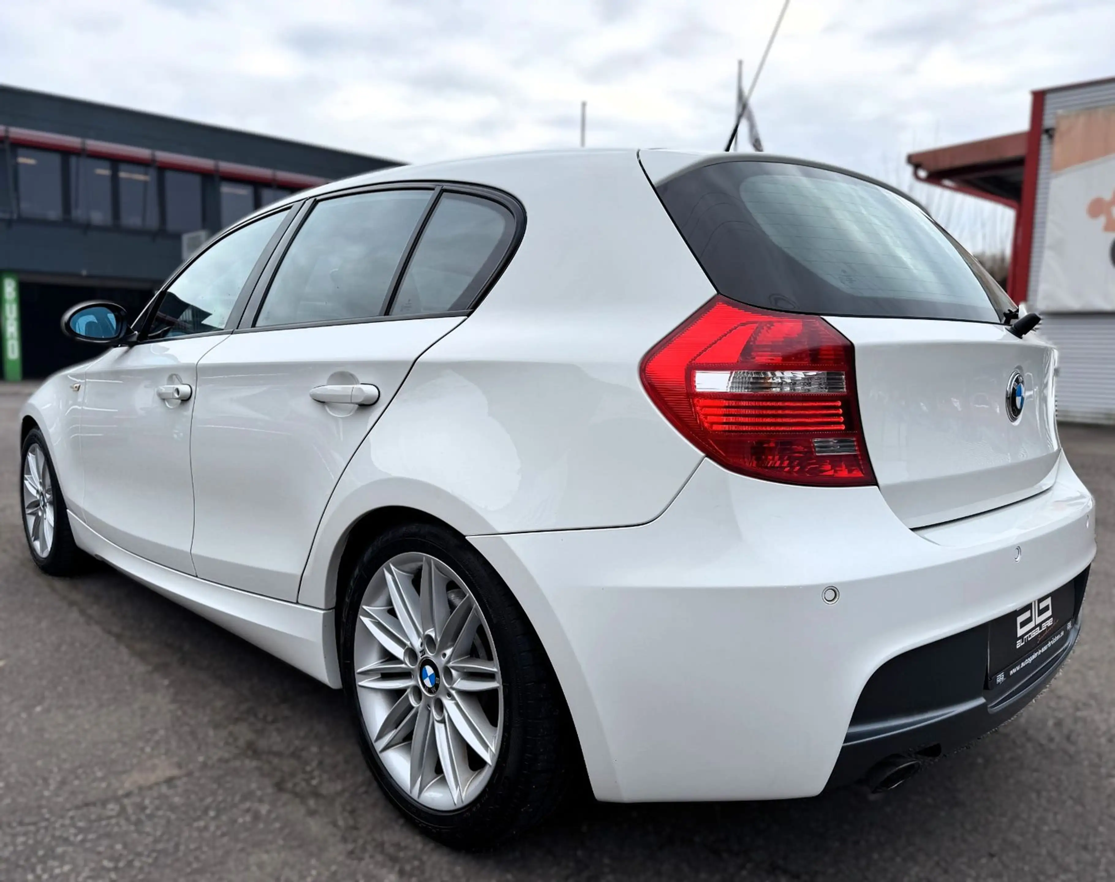 BMW 123 d M Paket *1.Hand/Bi-Xenon/Navi/Temp/5-Türig* — photo 4
