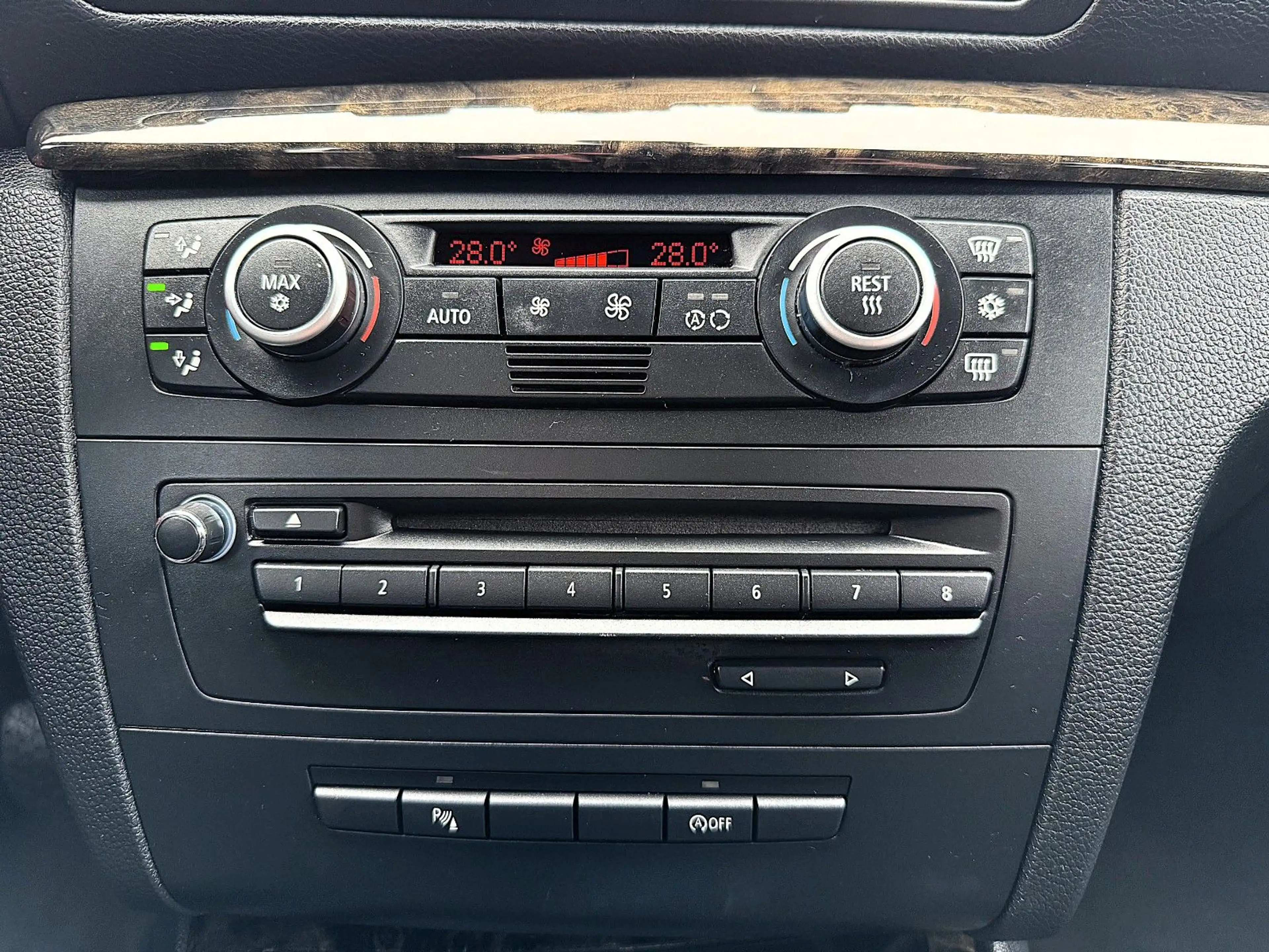 BMW 123 d M Paket *1.Hand/Bi-Xenon/Navi/Temp/5-Türig* — photo 13