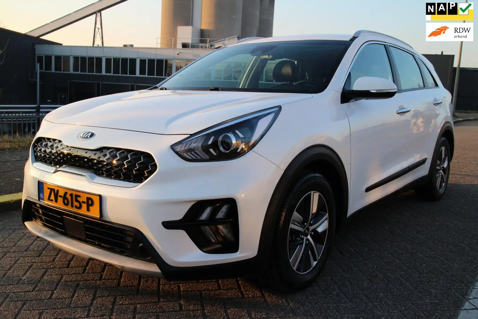 Kia Niro 1.6 GDi Hybrid Edition_NIEUWE TYPE_NETTE AUTO Biały - 1