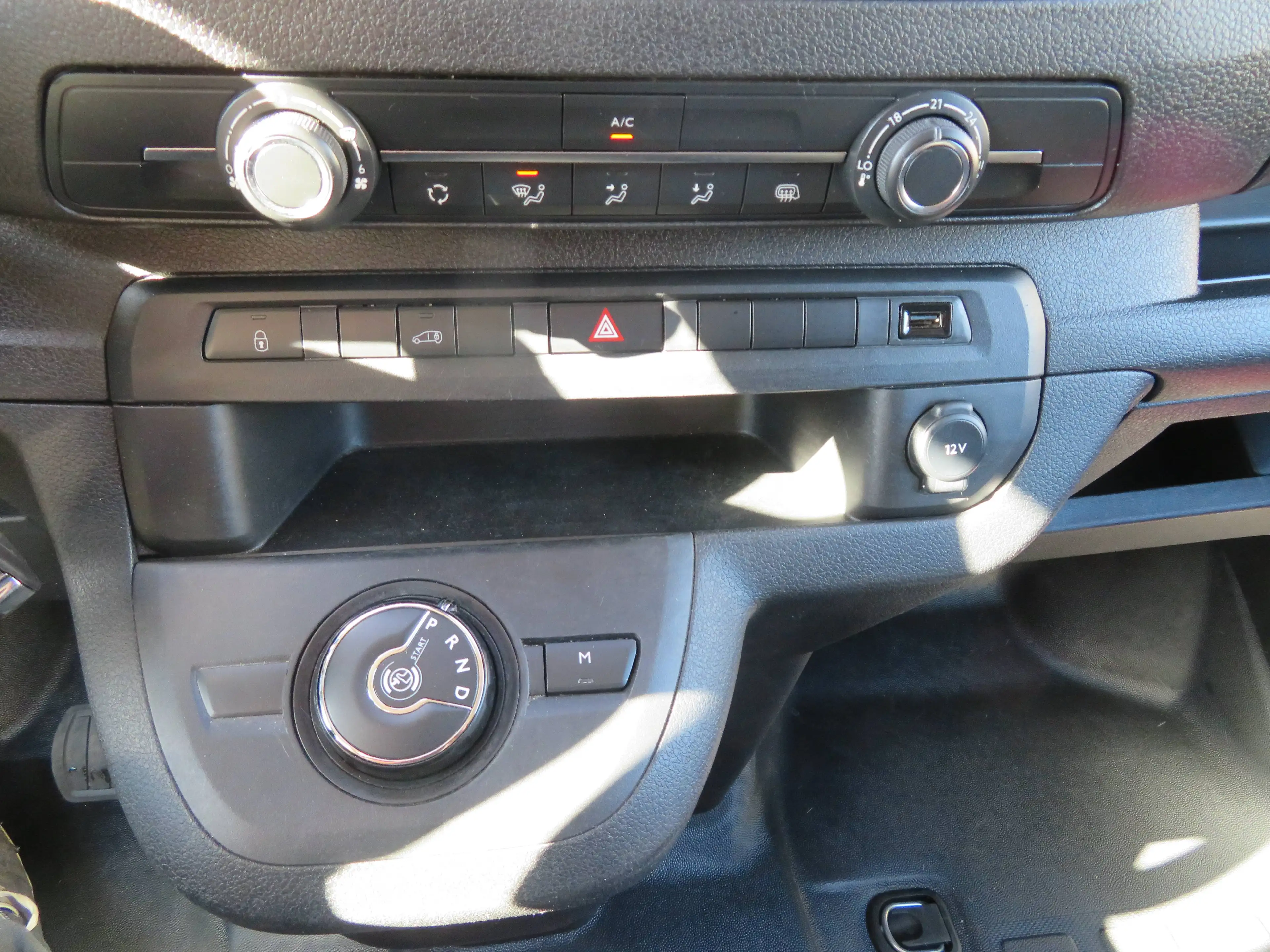 Peugeot Expert 2.0 BlueHDI - Dakdrager & ingericht - L2 — photo 14