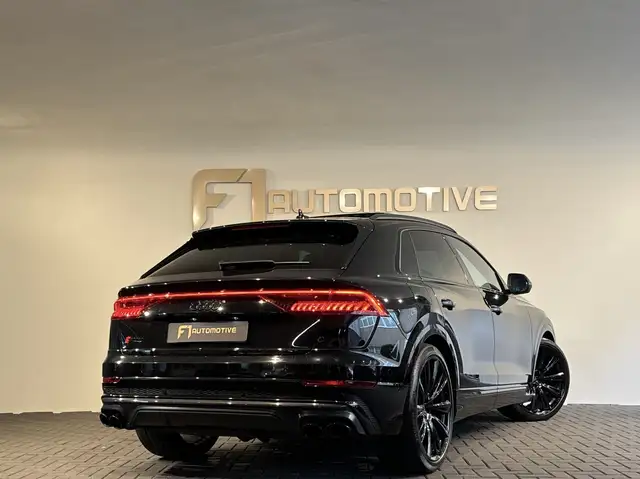 Audi Q8 view 7