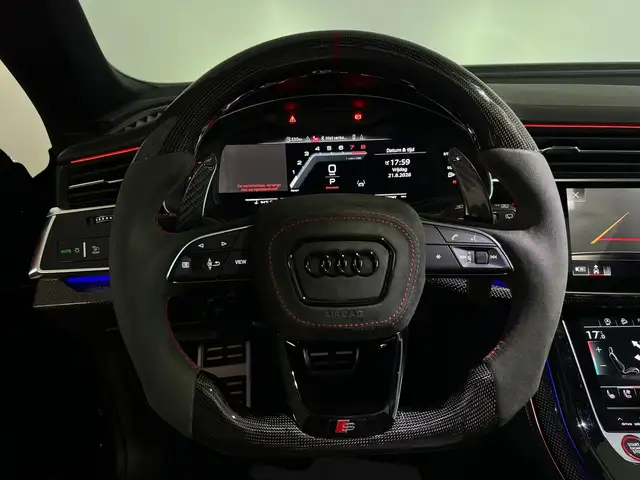 Audi Q8 view 6
