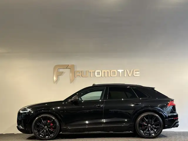 Audi Q8 view 13