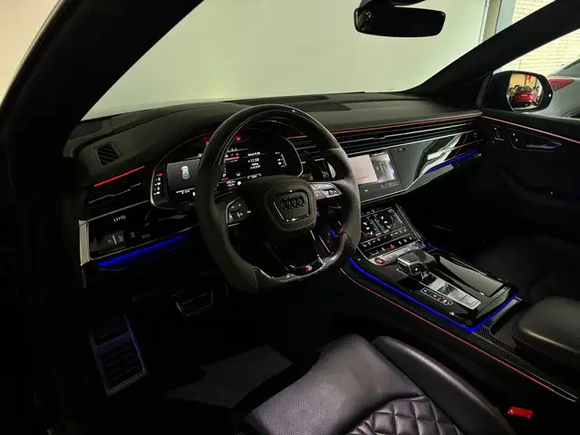 Audi Q8 view 2