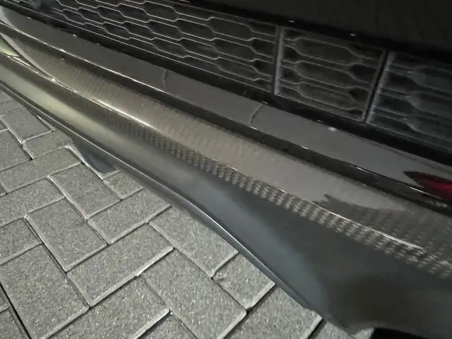 Audi Q8 view 14