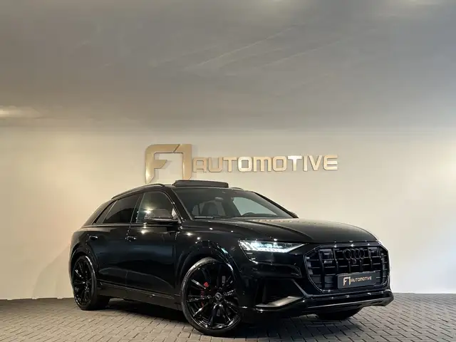 Audi Q8 view 4