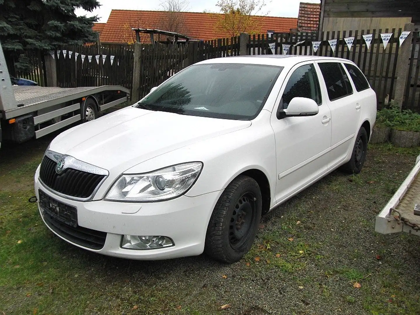Skoda Octavia Octavia II Combi 1.8 Motorschaden !!! Weiß - 1