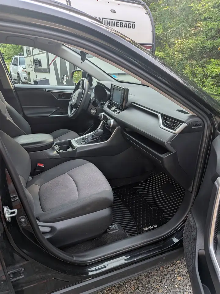 Toyota RAV 4 снимка Toyota RAV 4