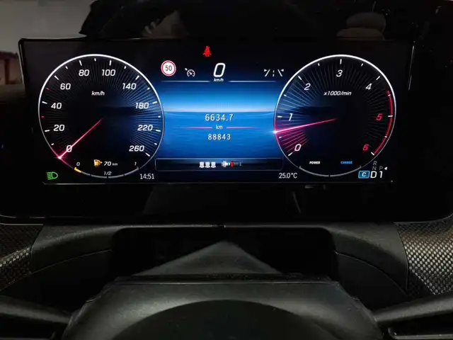 Mercedes-Benz C-Class view 11