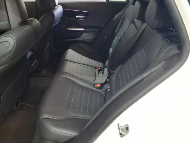 Mercedes-Benz C-Class view 13