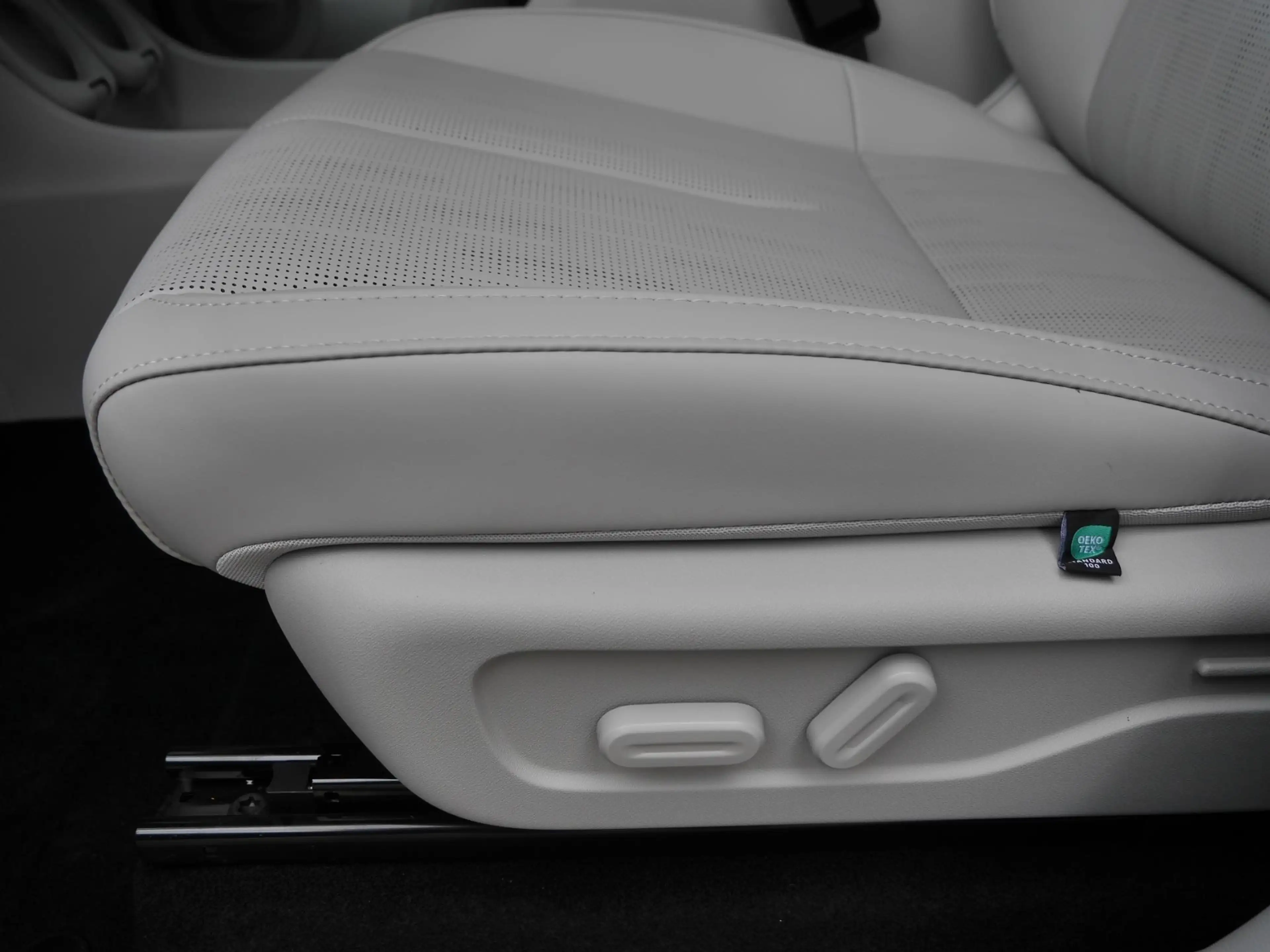 Leapmotor B10 Design ProMax 67.1 kWh | Uit voorraad leverbaar! | — photo 7